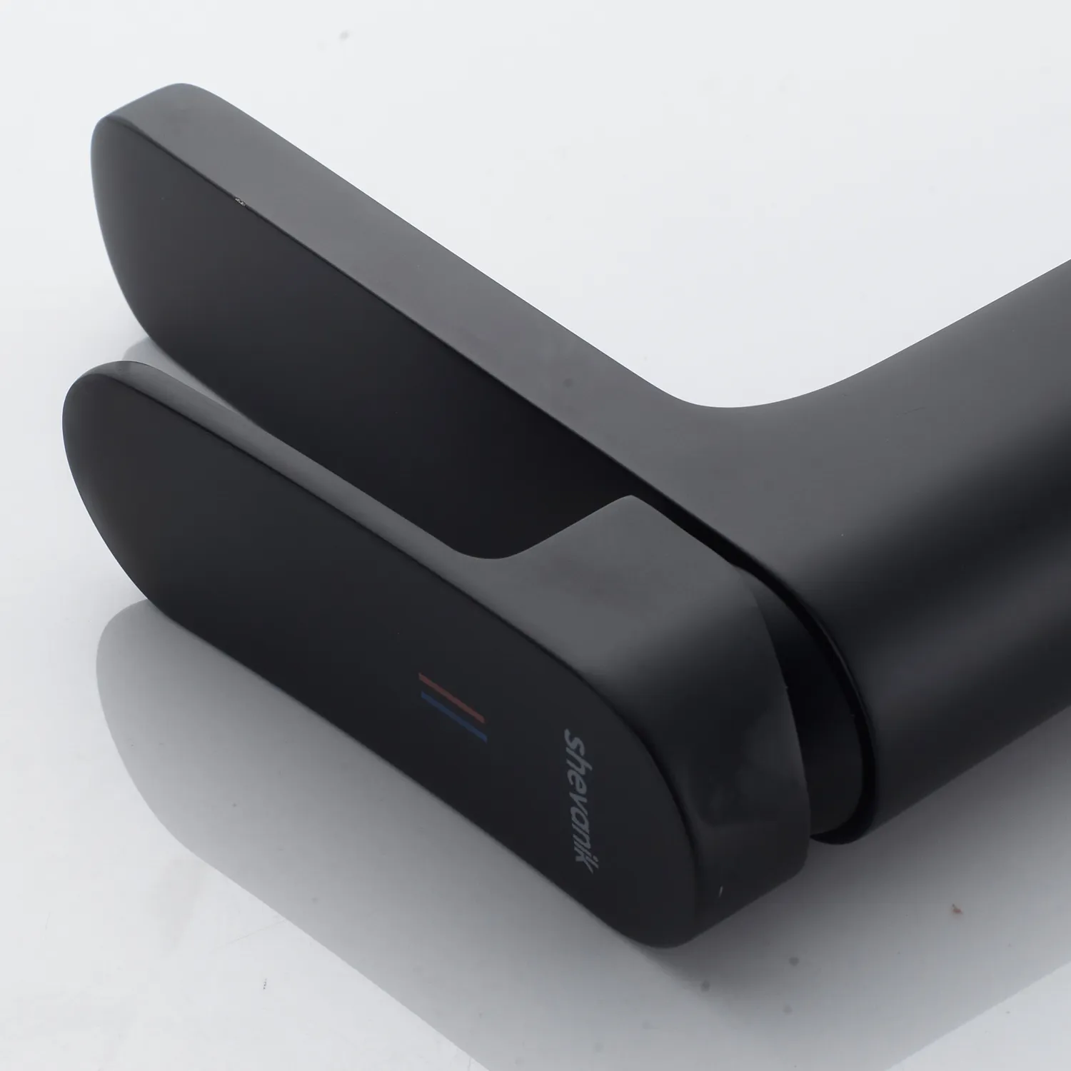 Смеситель для раковины Shevanik S4501H, черный