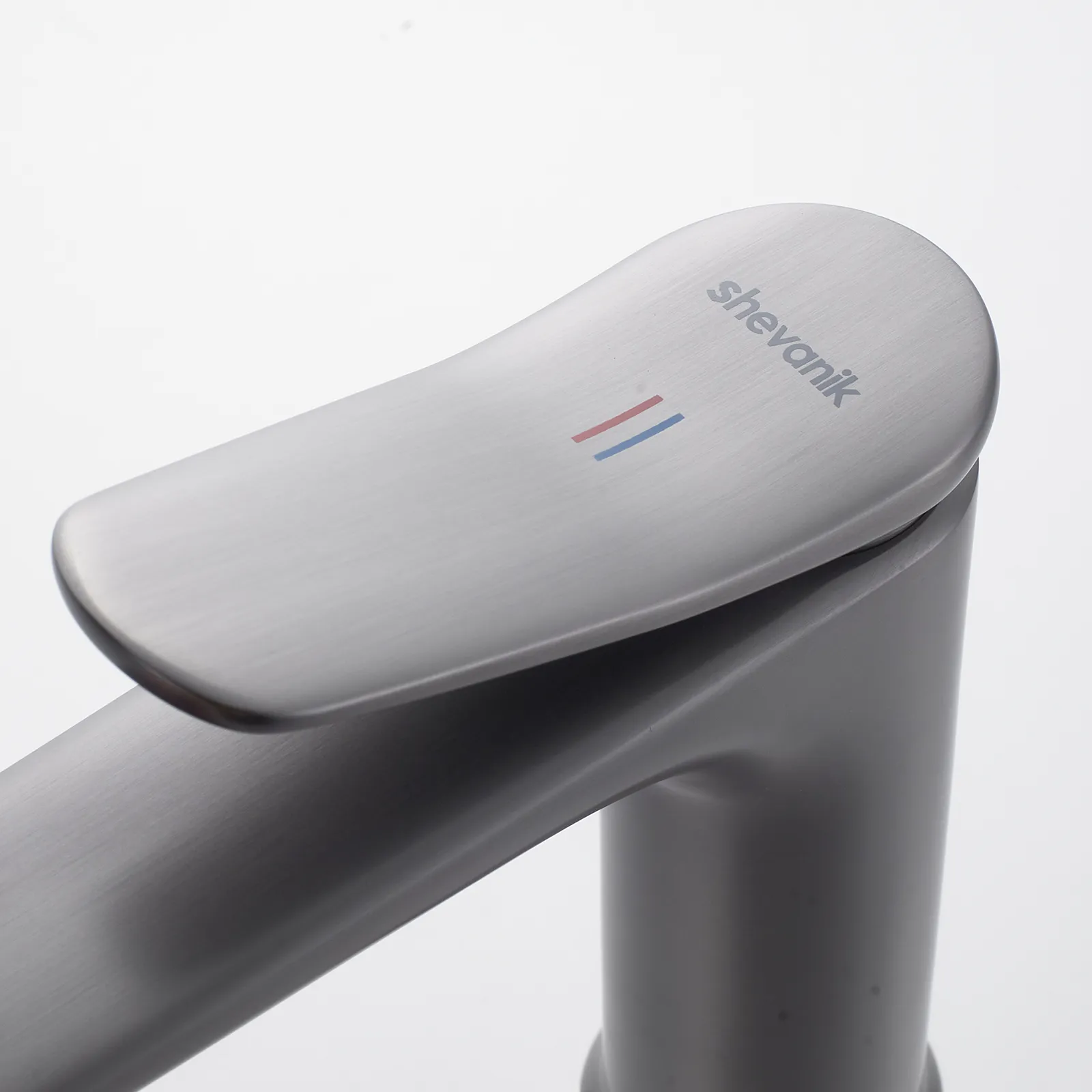 Смеситель для раковины Shevanik S4701T, оружейная сталь