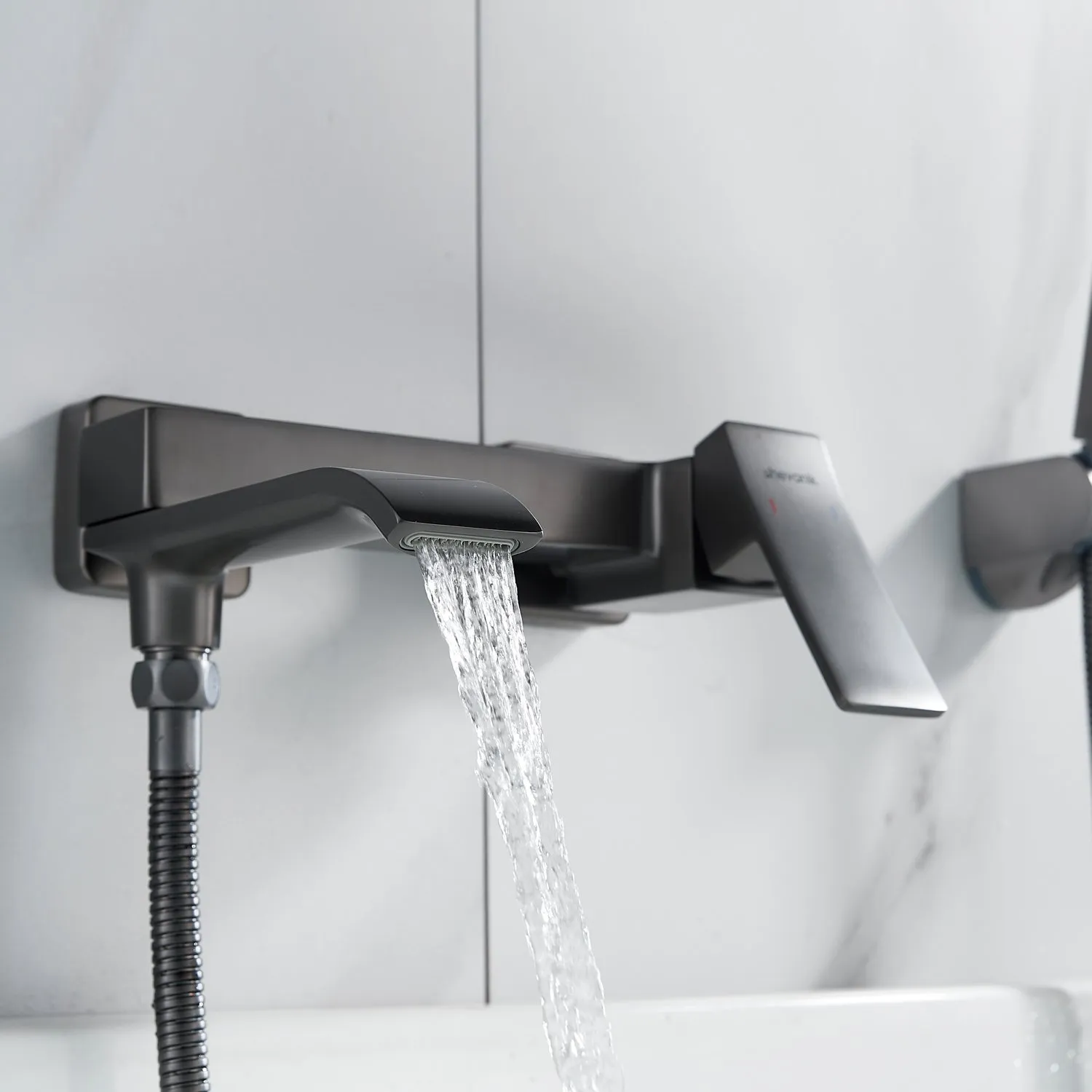 Смеситель для ванны Shevanik S4002T, оружейная сталь