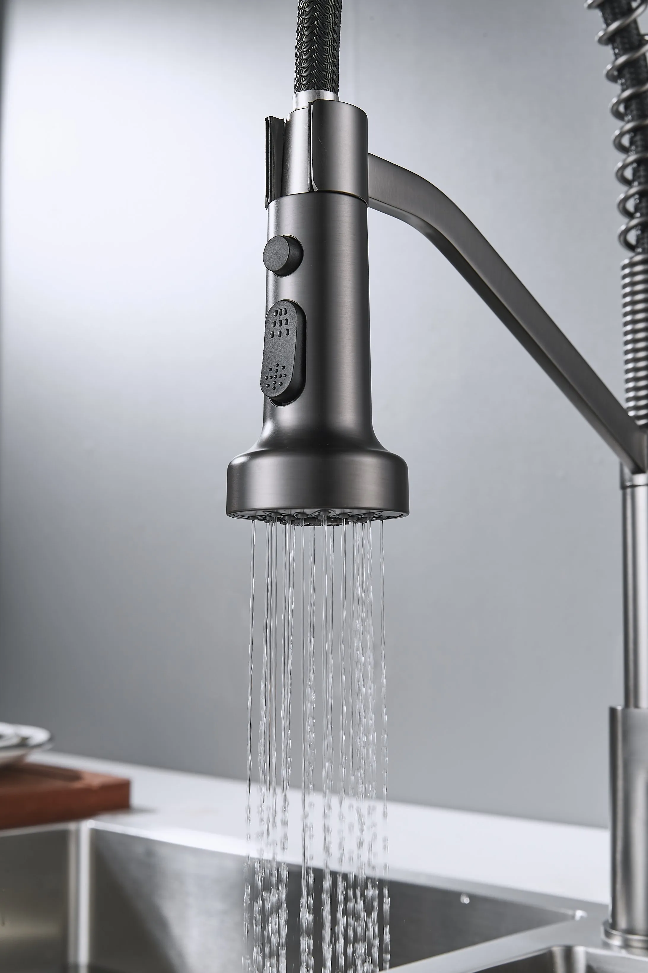 Смеситель для кухни с гибким изливом Shevanik S963T, оружейная сталь