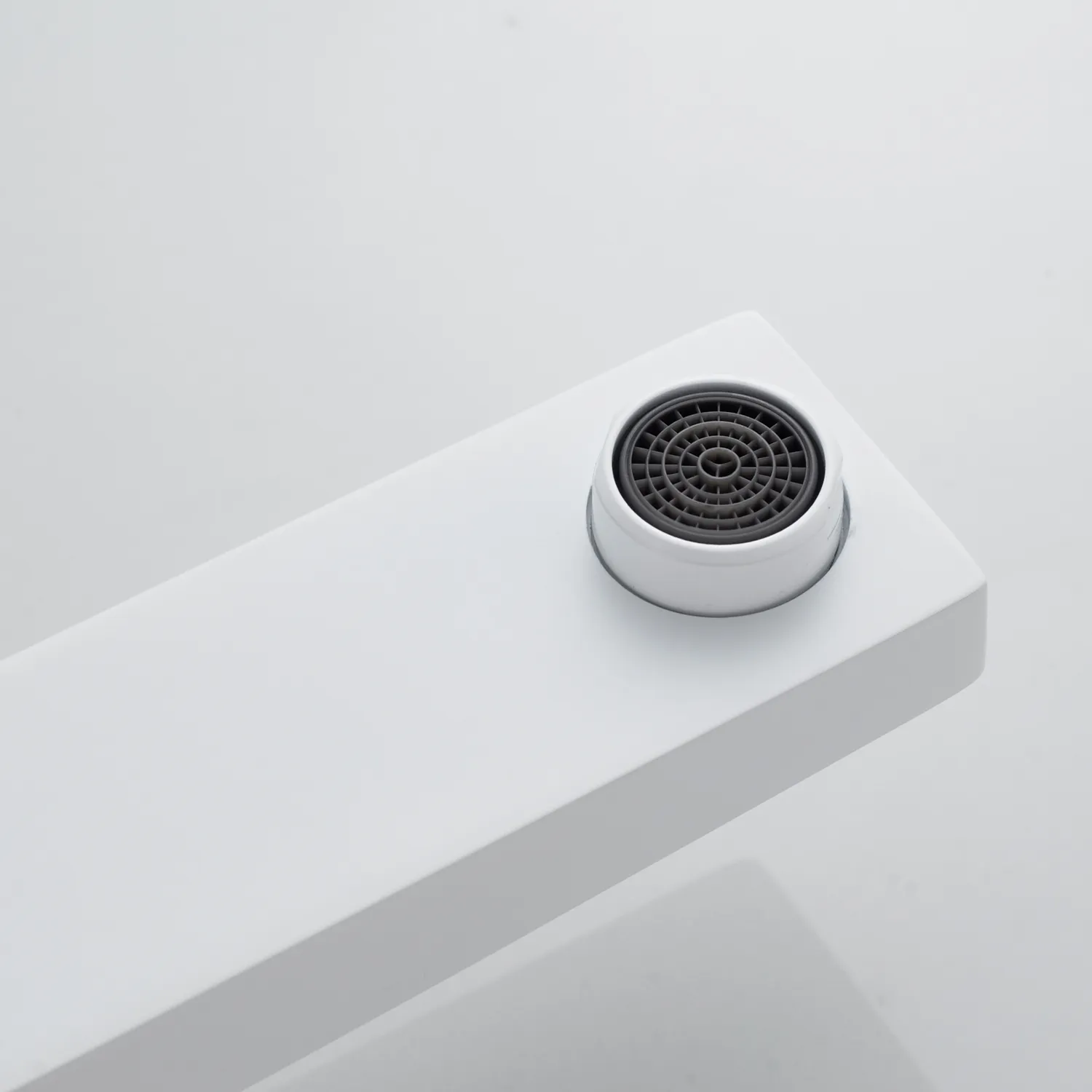 Смеситель для раковины высокий Rose R2811C, белый