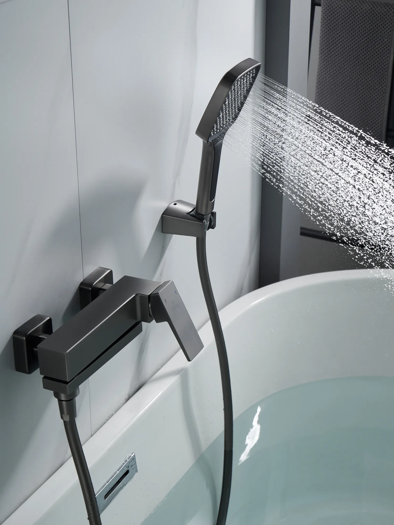 Смеситель для ванны Rose R2802T, оружейная сталь