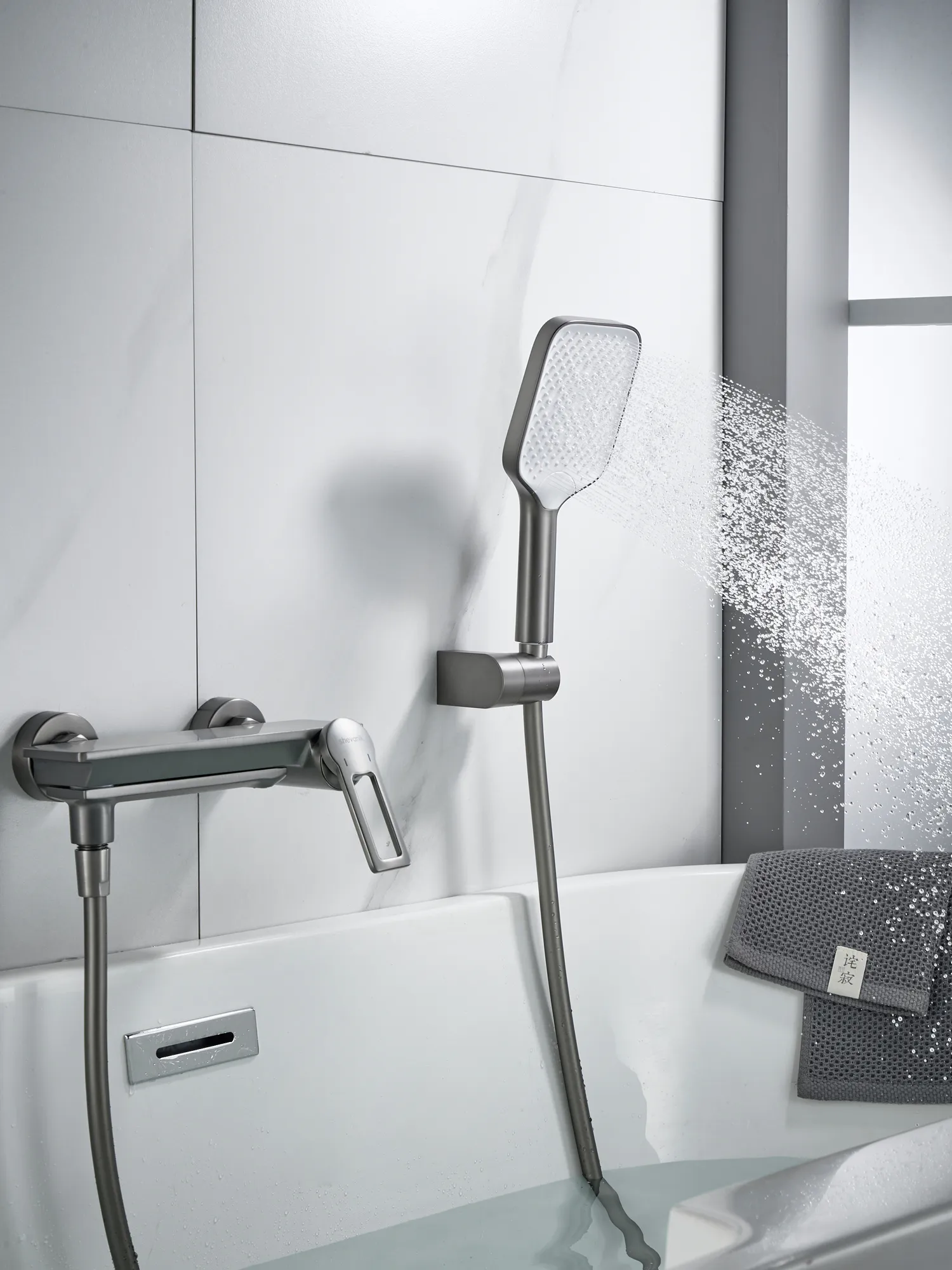 Смеситель для ванны Shevanik S4852T, оружейная сталь