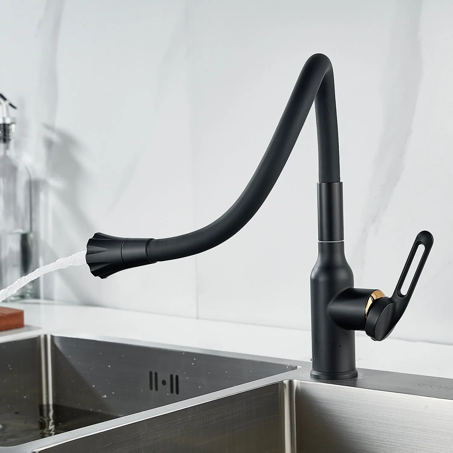 Смеситель для кухни с гибким изливом Raffine F303H-3, черный