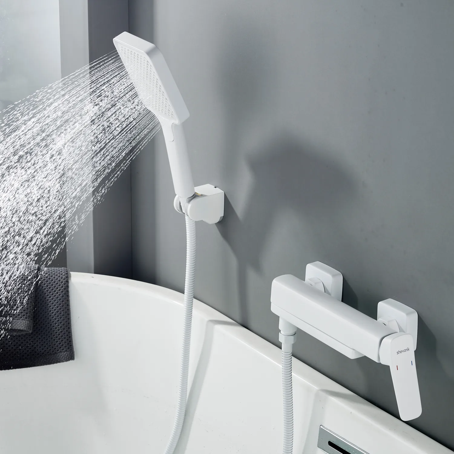 Смеситель для ванны Shevanik S9952C, белый