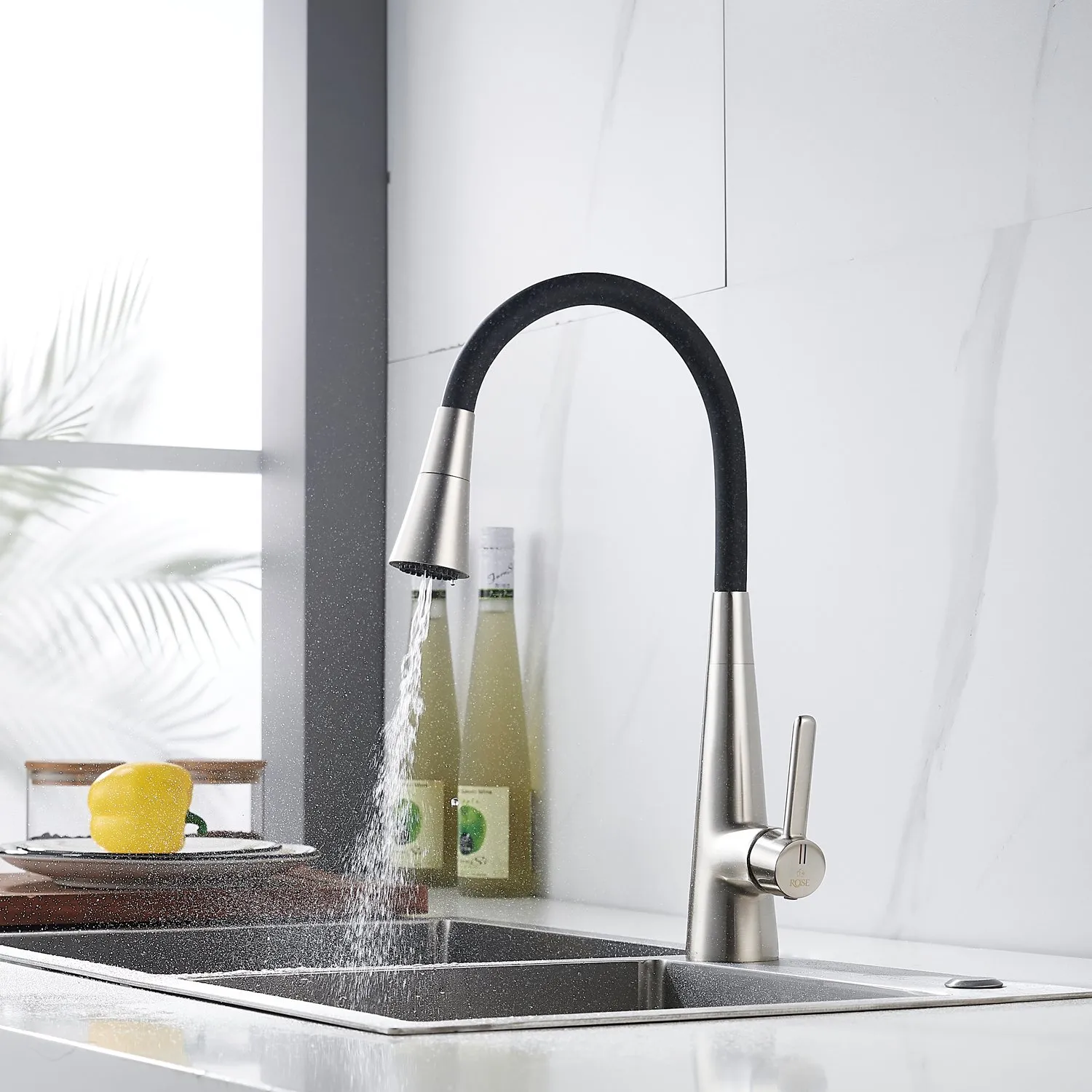 Смеситель для кухни с гибким изливом и режимом "душ" Rose R213L, сатин
