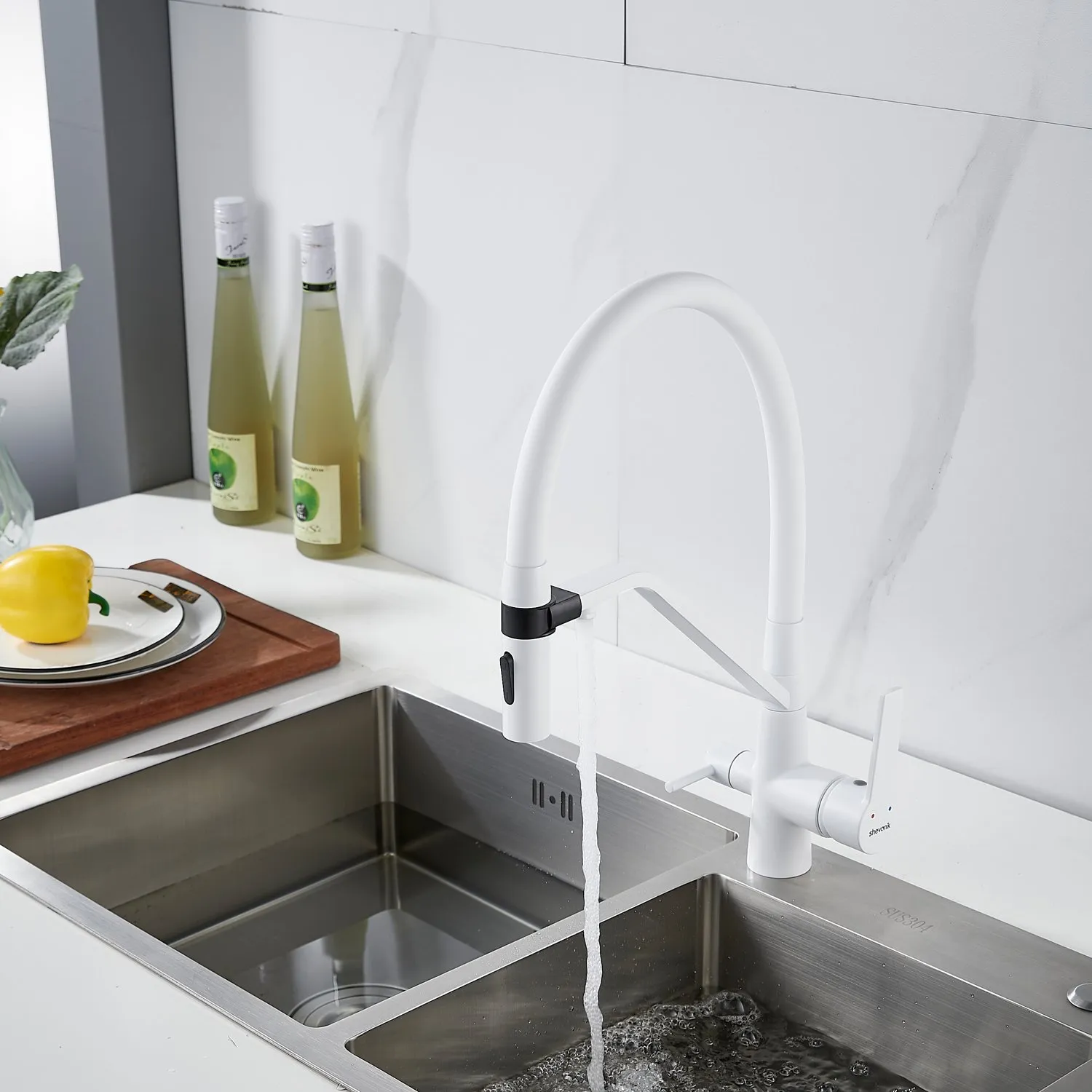 Смеситель для кухни с гибким изливом и подключением фильтра Shevanik S278C, белый