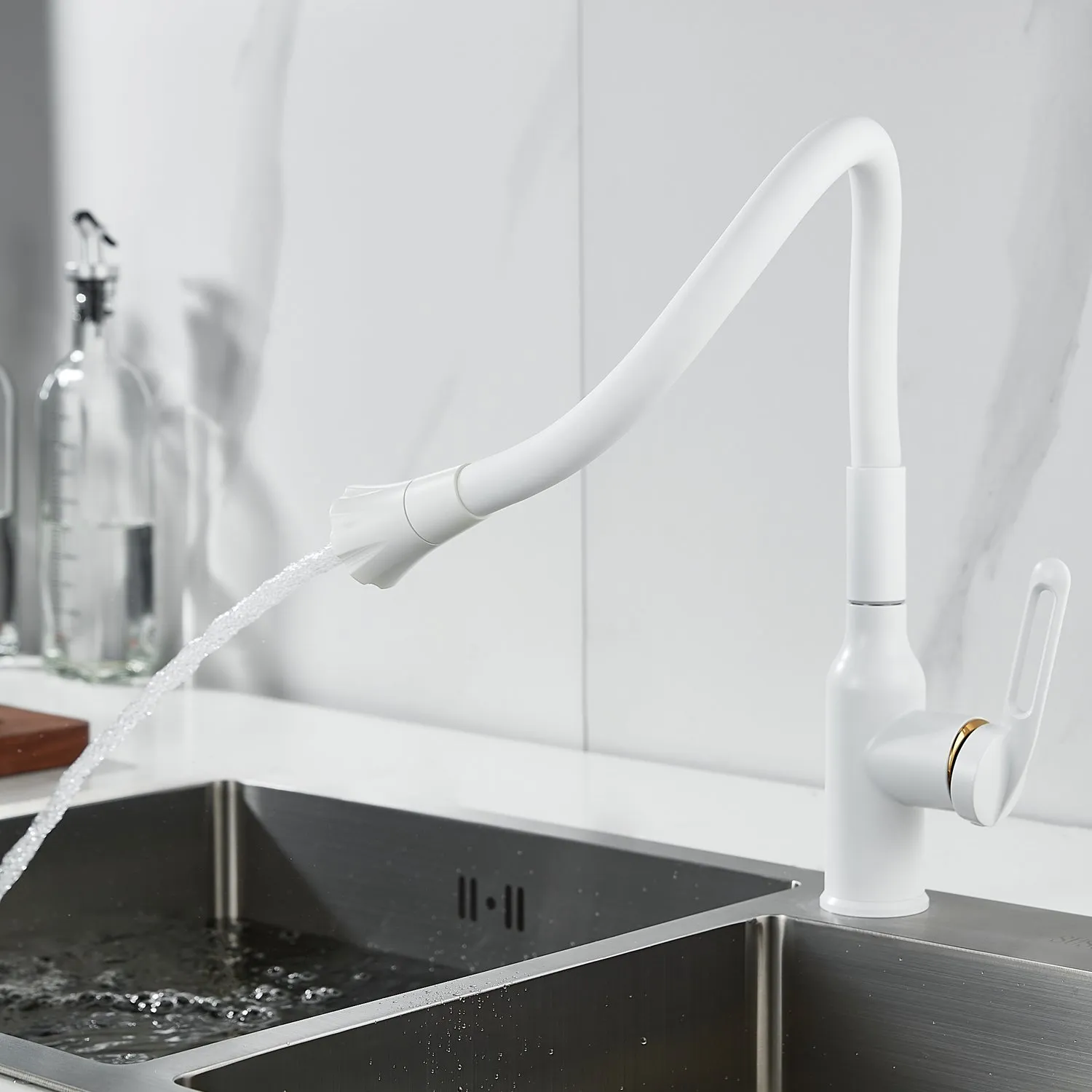 Смеситель для кухни с гибким изливом Raffine F303C-1, белый