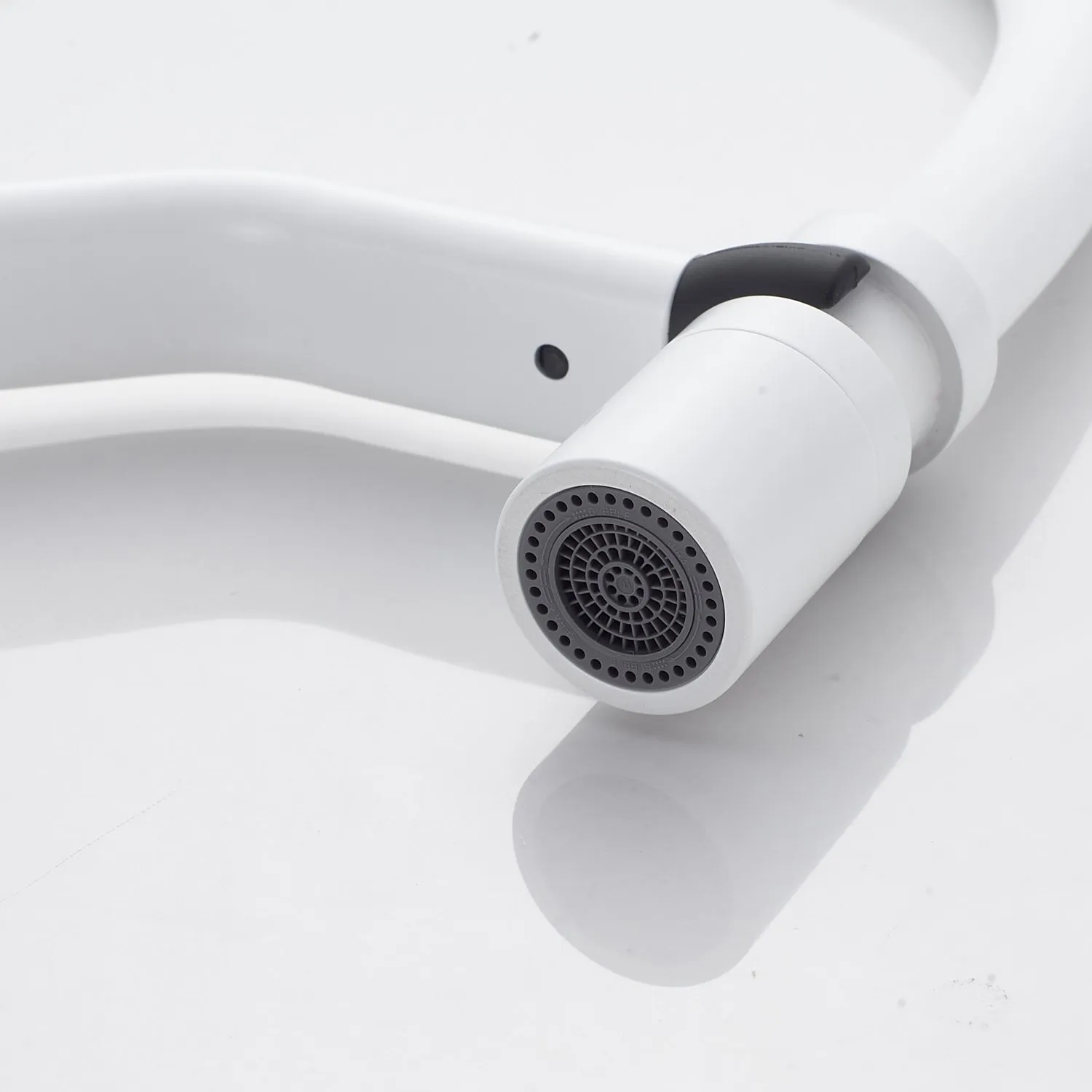 Смеситель для кухни с гибким изливом Shevanik S343C-1, белый