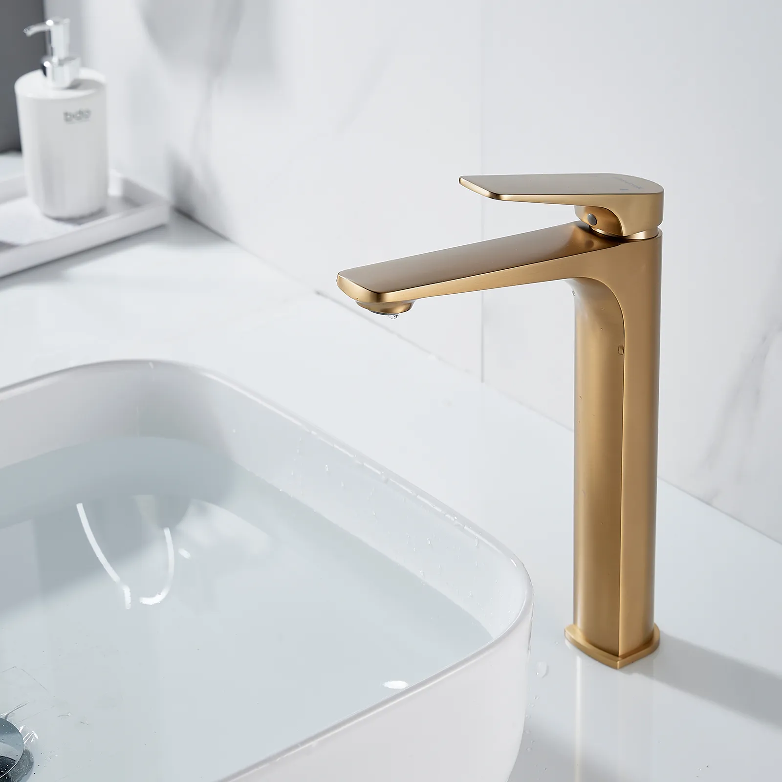 Смеситель для раковины высокий Shevanik S4211G, золотой сатин