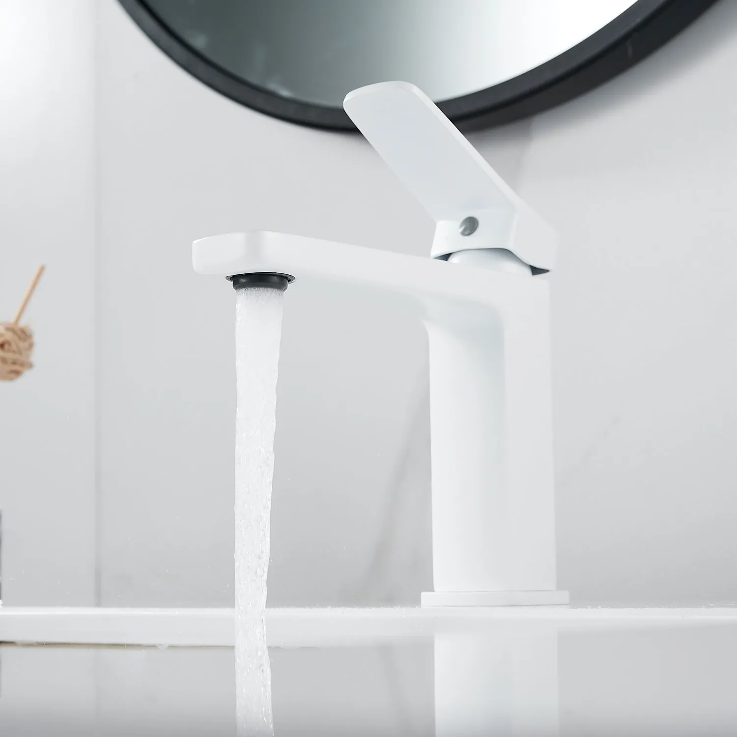 Смеситель для раковины Shevanik S9901C, белый