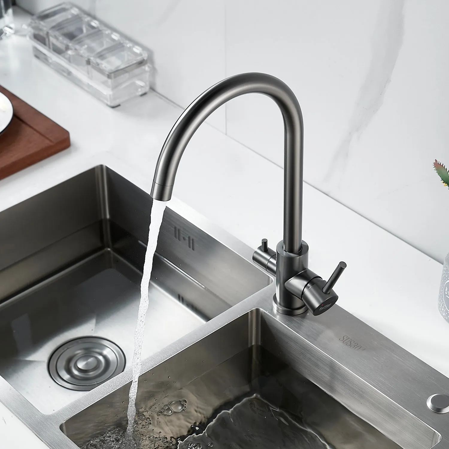 Смеситель для кухни с подключением фильтра воды Raffine F108T, оружейная сталь