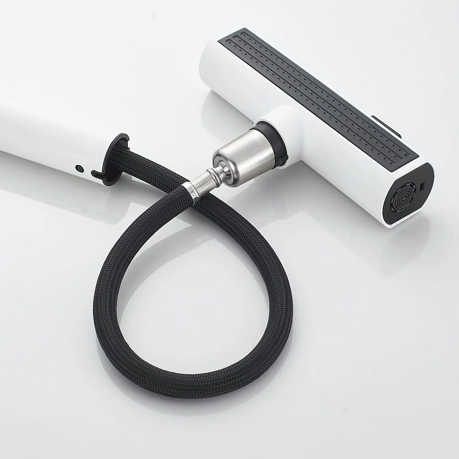 Смеситель для кухни с мультифункциональным изливом Raffine F203C, белый