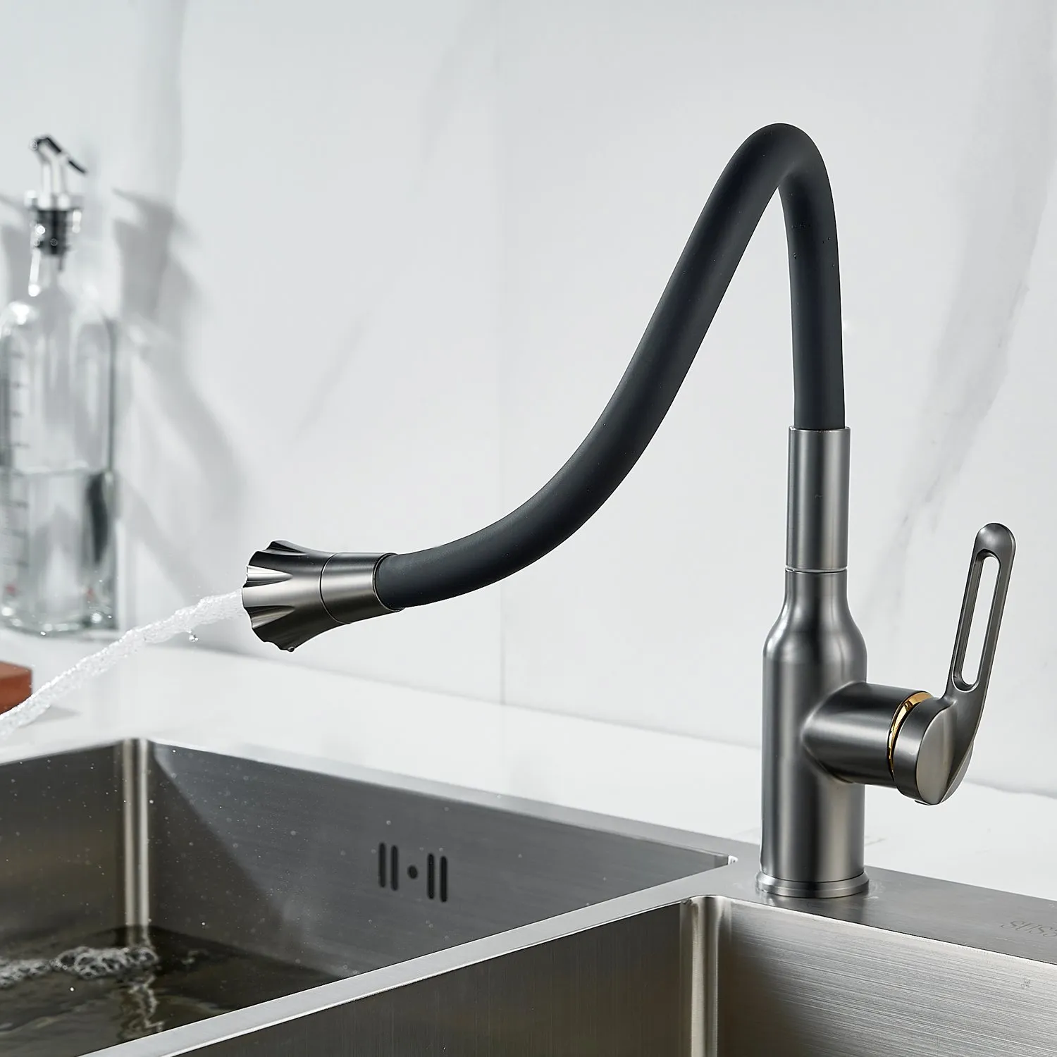 Смеситель для кухни с гибким изливом Raffine F303T-3, оружейная сталь