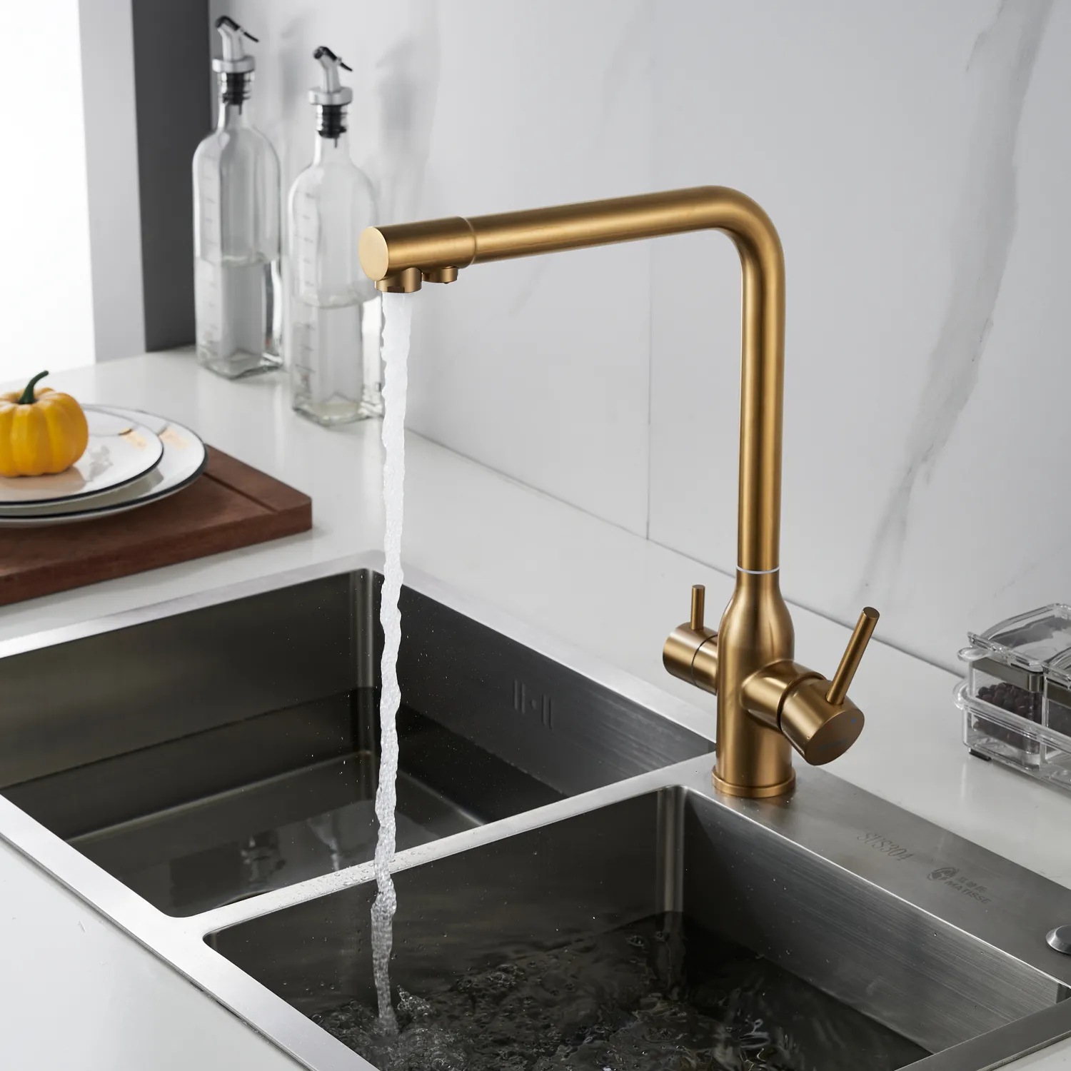 Смеситель для кухни с подключением фильтра Shevanik S248G, золотой сатин