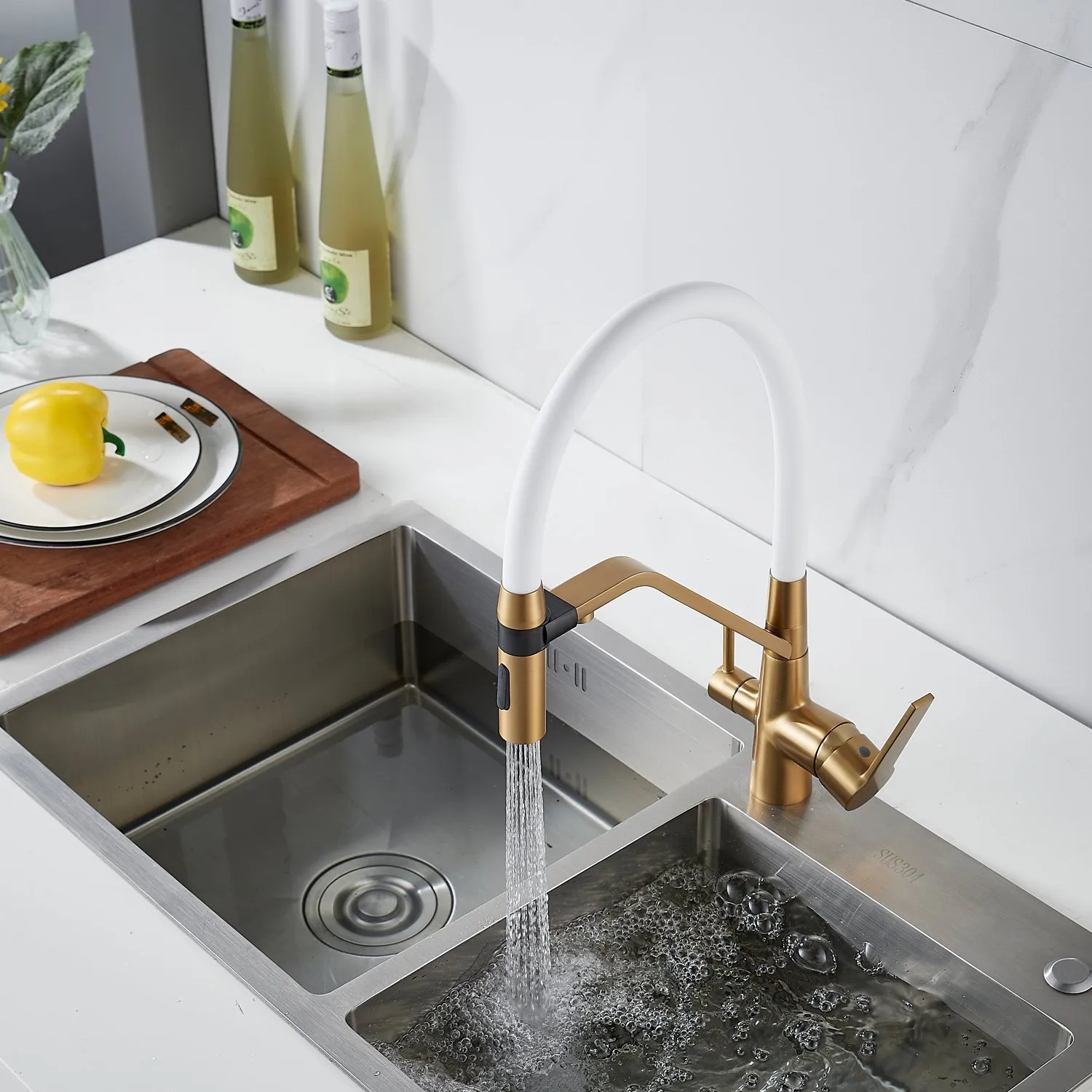 Смеситель для кухни с гибким изливом и подключением фильтра Shevanik S278G, золотой сатин