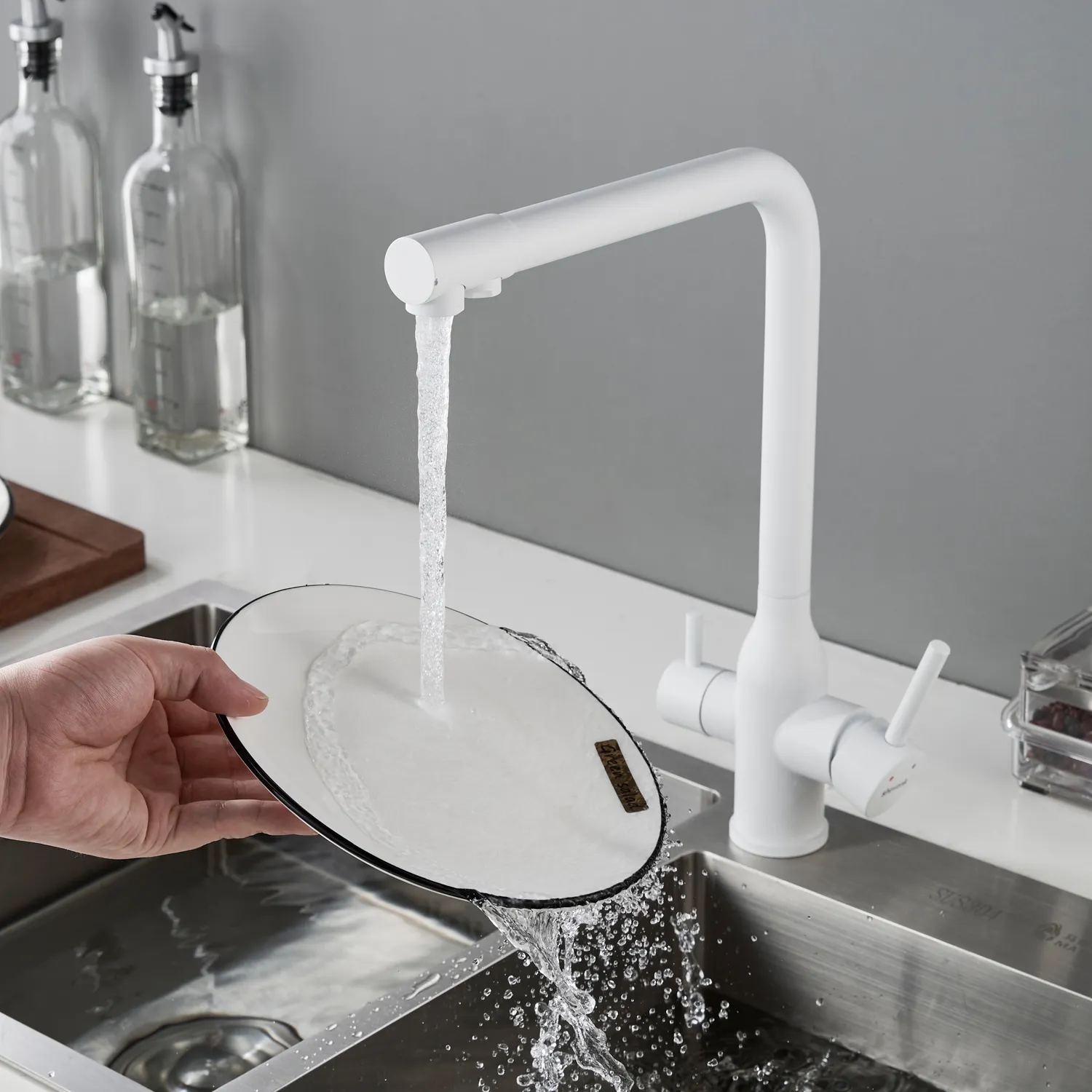 Смеситель для кухни с подключением фильтра Shevanik S248C, белый