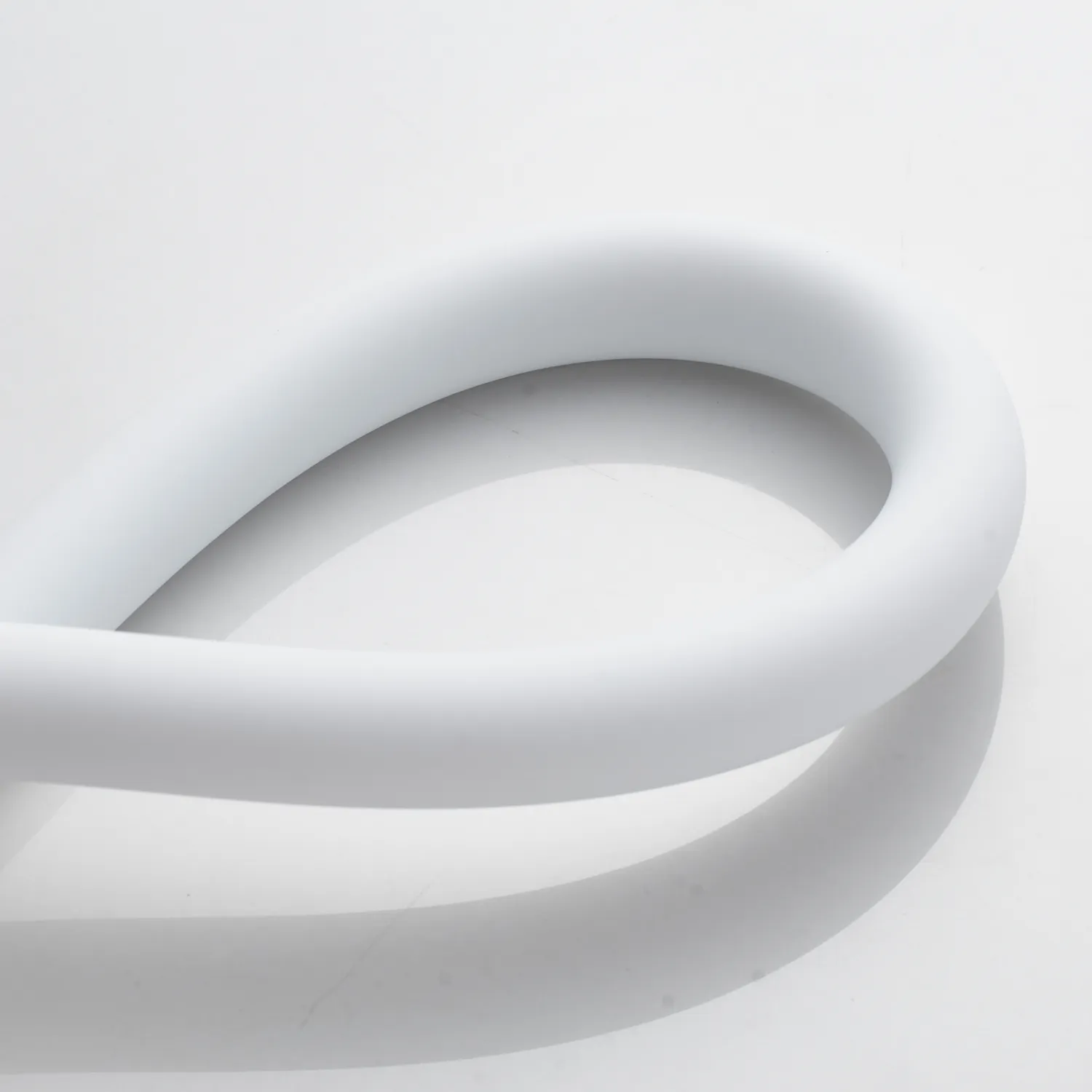 Смеситель для кухни с гибким изливом и подключением фильтра Shevanik S378C, белый