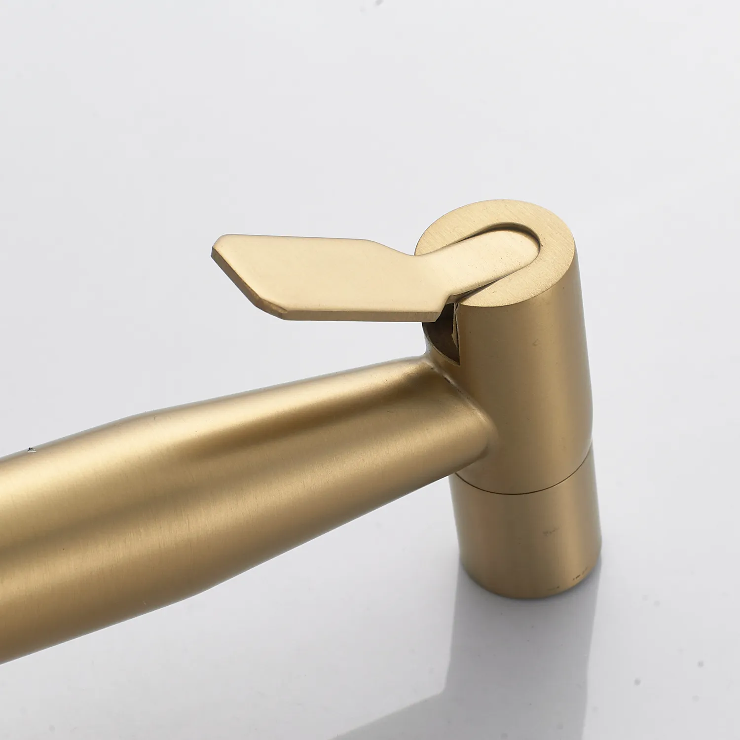 Гигиенический душ со смесителем Shevanik S107G, золотой сатин