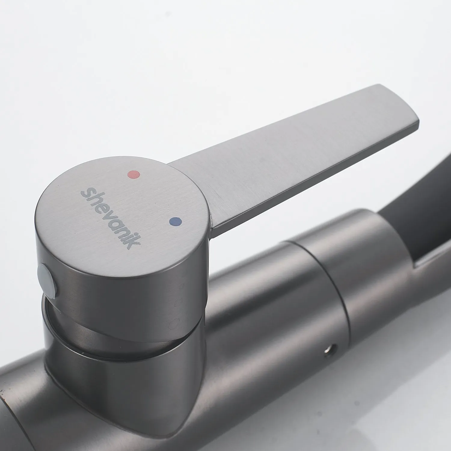 Смеситель для кухни с гибким изливом и режимом "душ" Shevanik S943T-3, оружейная сталь