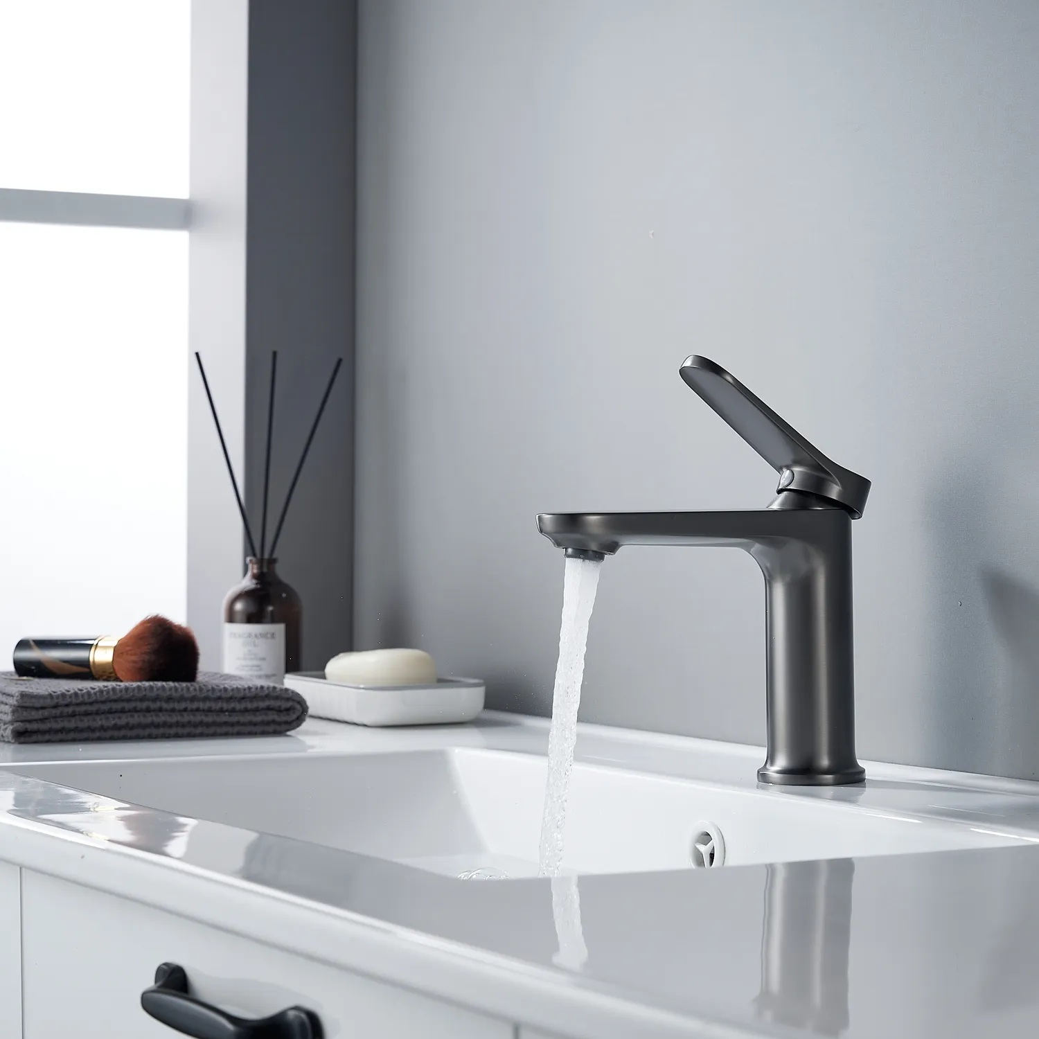 Смеситель для раковины Shevanik S4301T, оружейная сталь