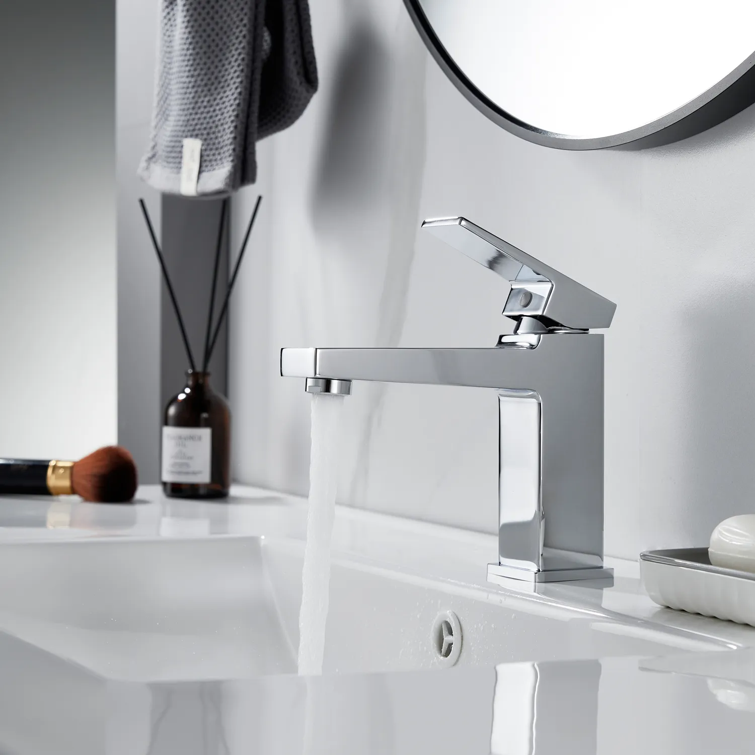 Смеситель для раковины Rose R2801, хром