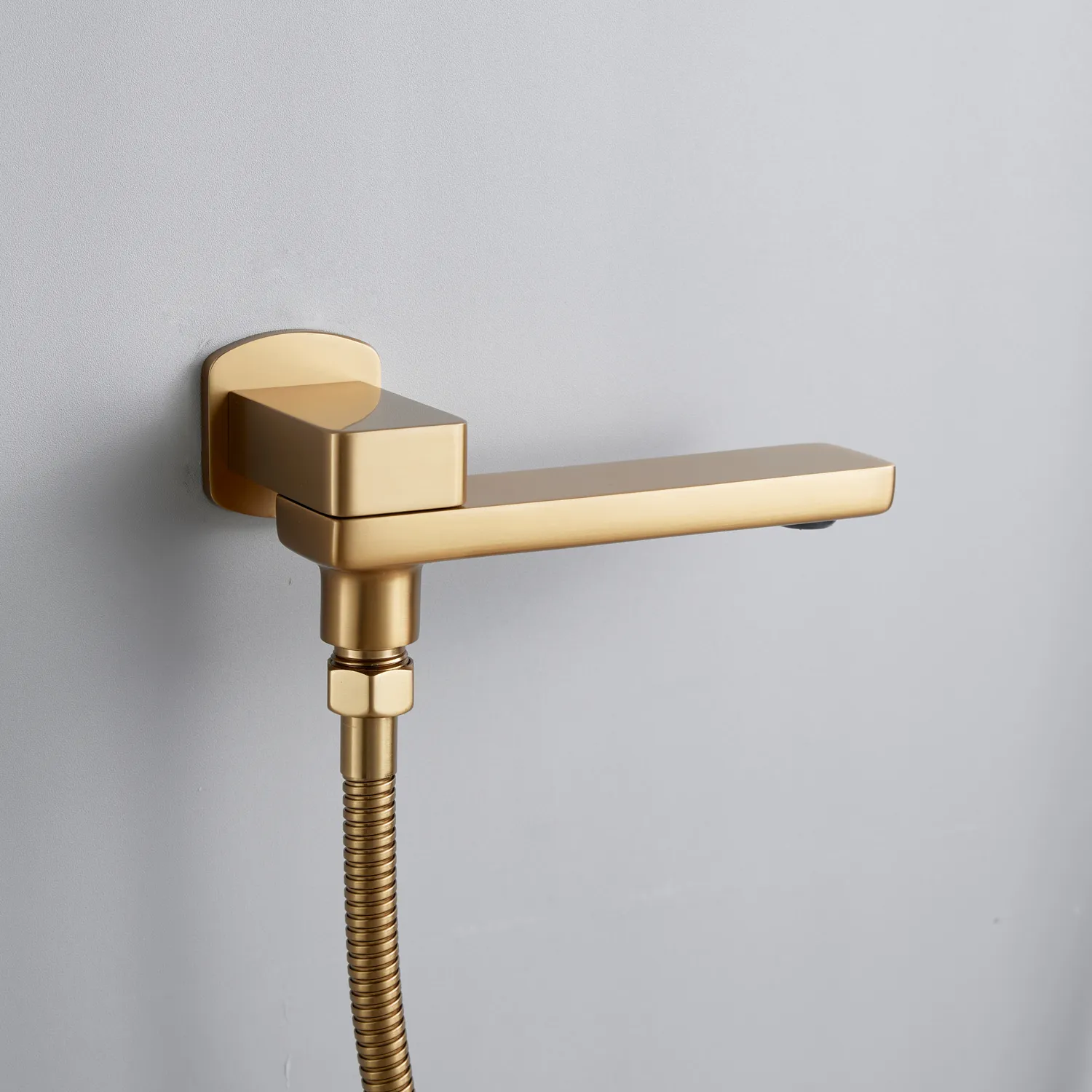 Душевая система встраиваемая Shevanik S9935G, золотой сатин