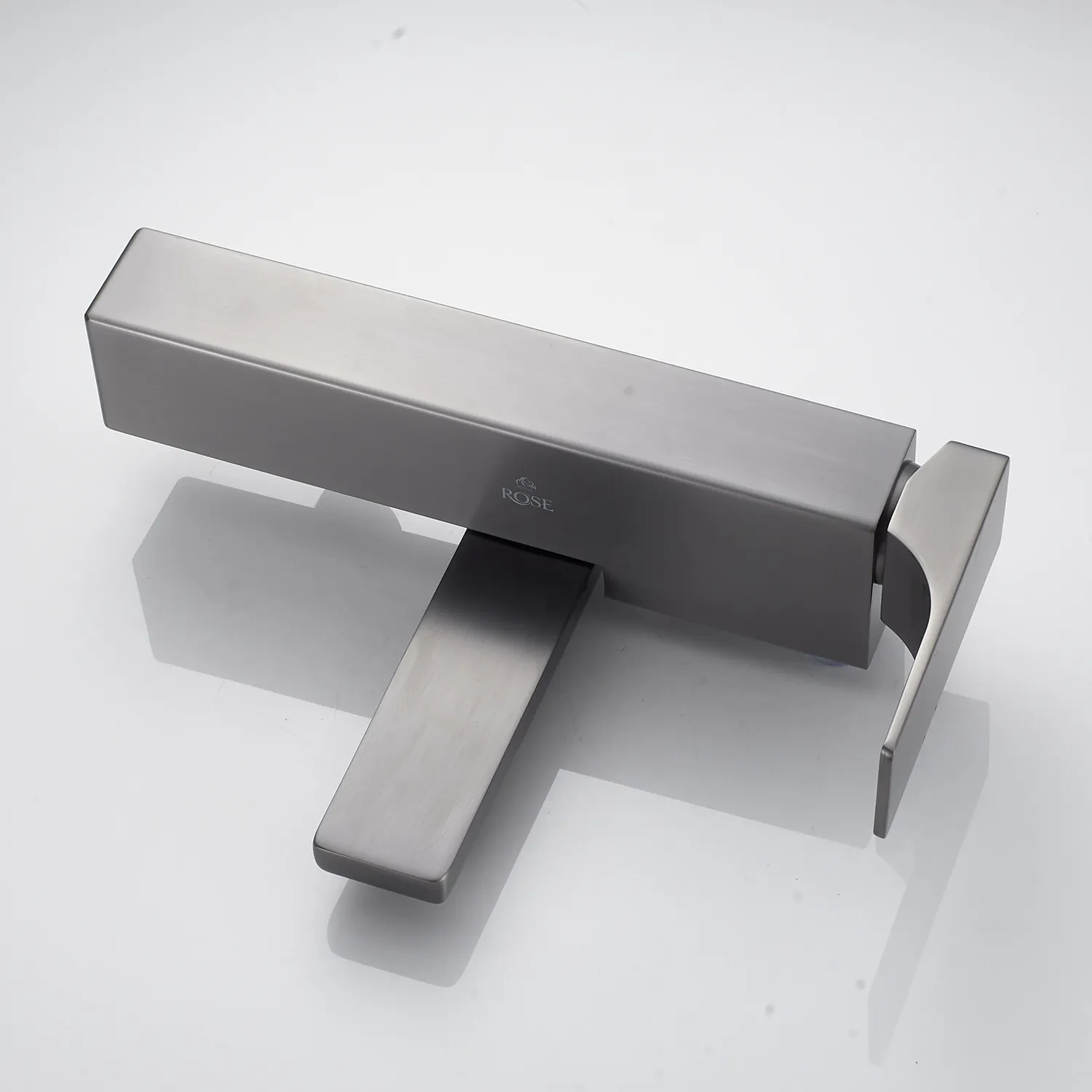Смеситель для ванны Rose R1002T, оружейная сталь