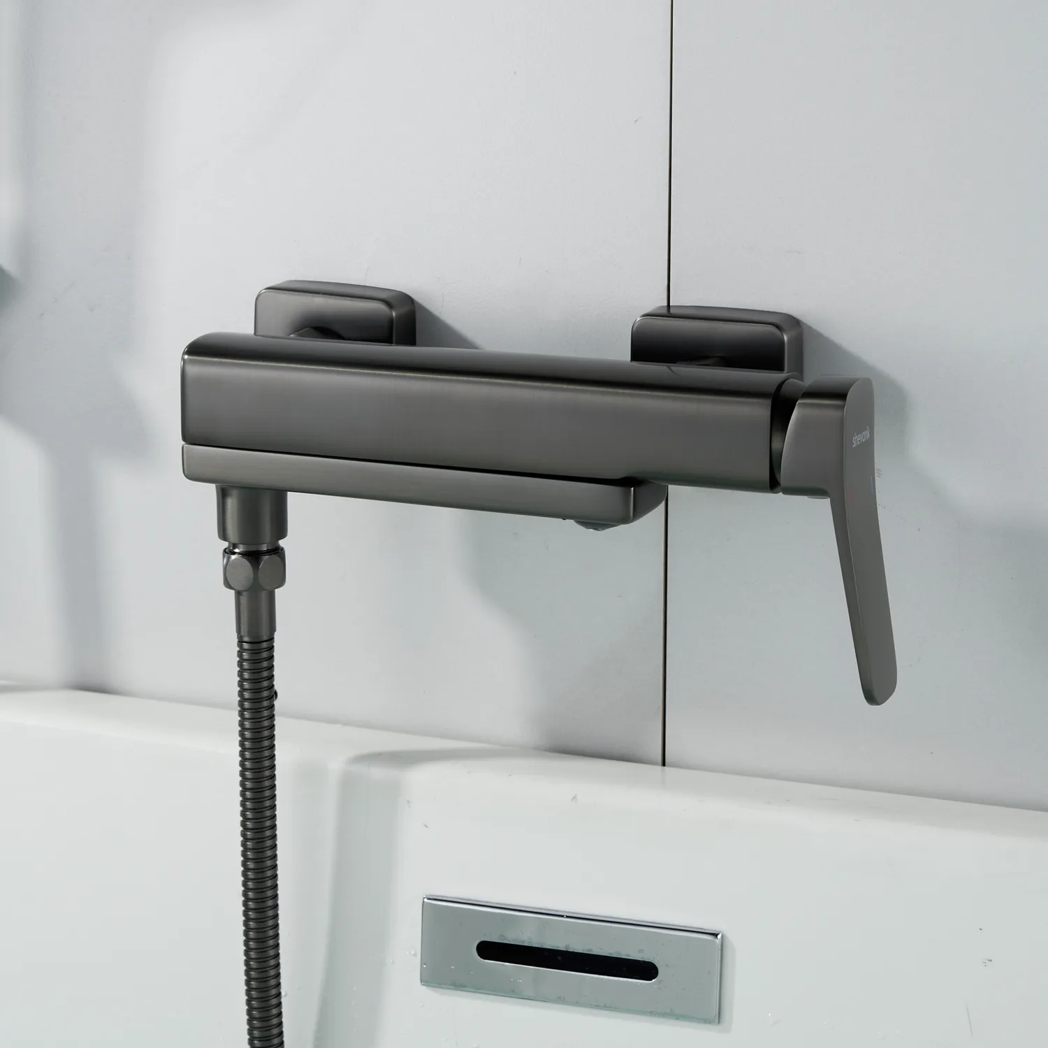 Смеситель для ванны Shevanik S9952T, оружейная сталь