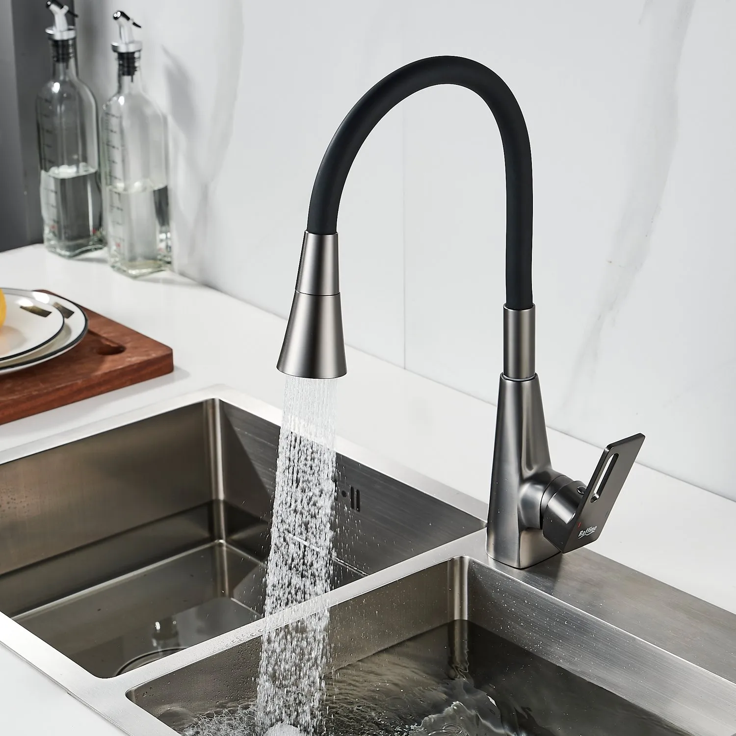 Смеситель для кухни с гибким изливом Raffine F313T-3, оружейная сталь