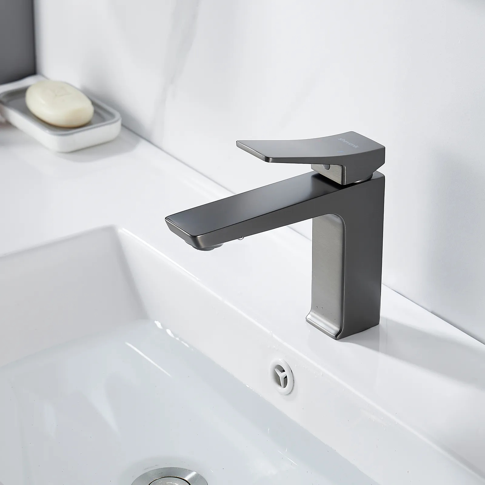 Смеситель для раковины Shevanik S4401T, оружейная сталь