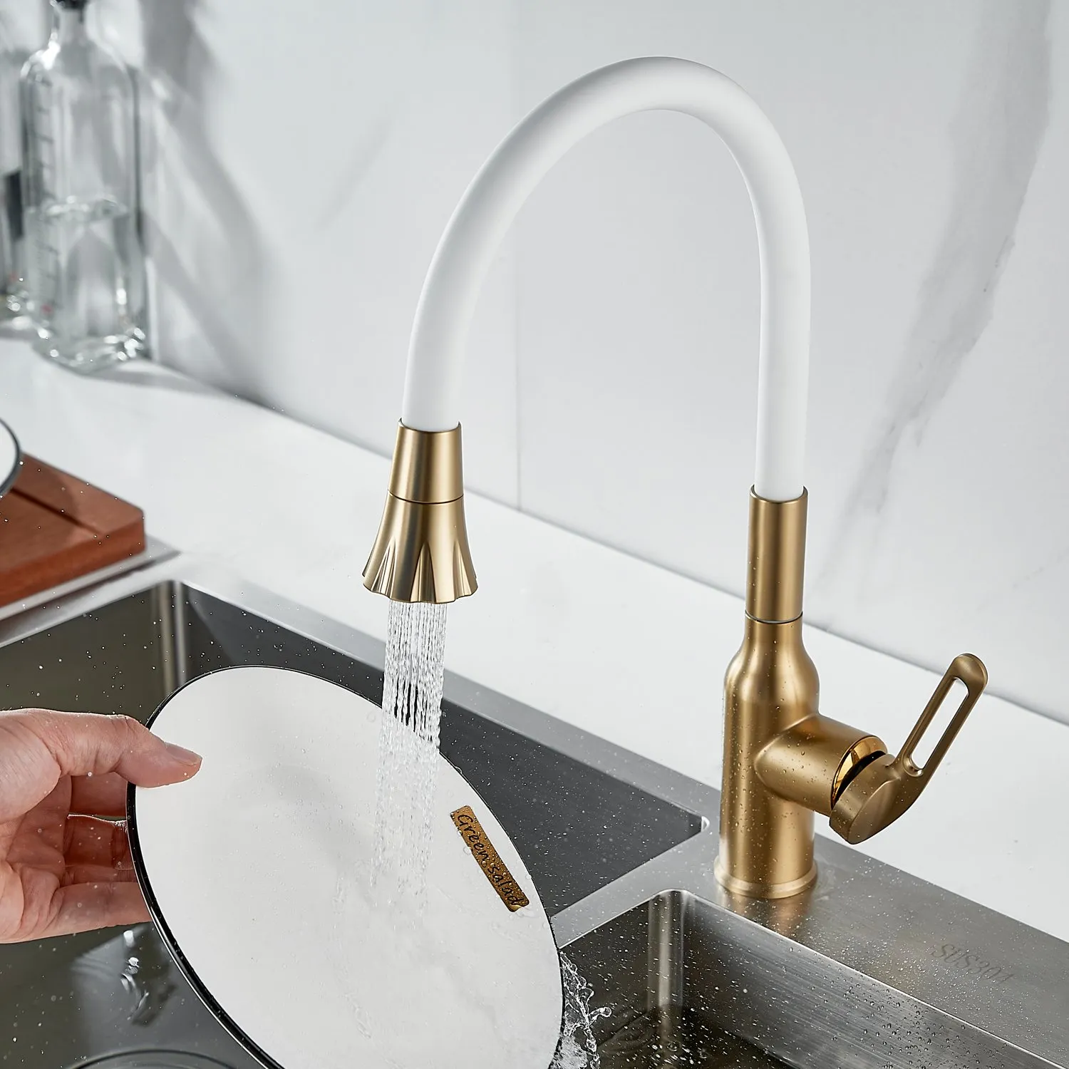 Смеситель для кухни с гибким изливом Raffine F303G-1, золотой сатин