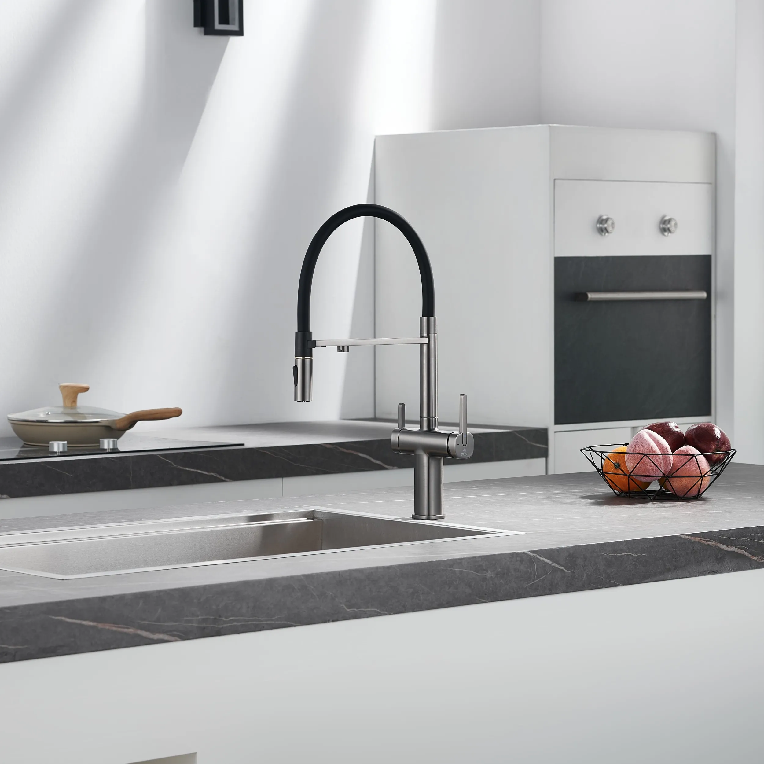 Смеситель для кухни с подключением фильтра для воды Rose R358T, оружейная сталь