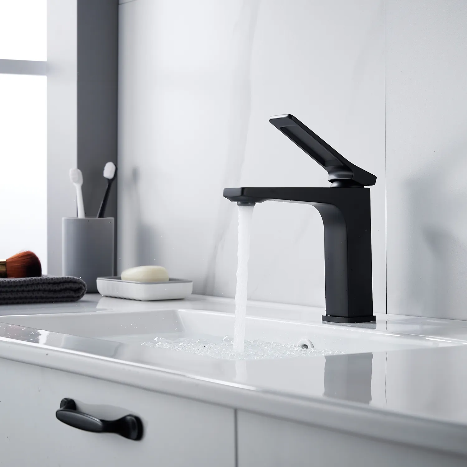 Смеситель для раковины Shevanik S4601H, черный