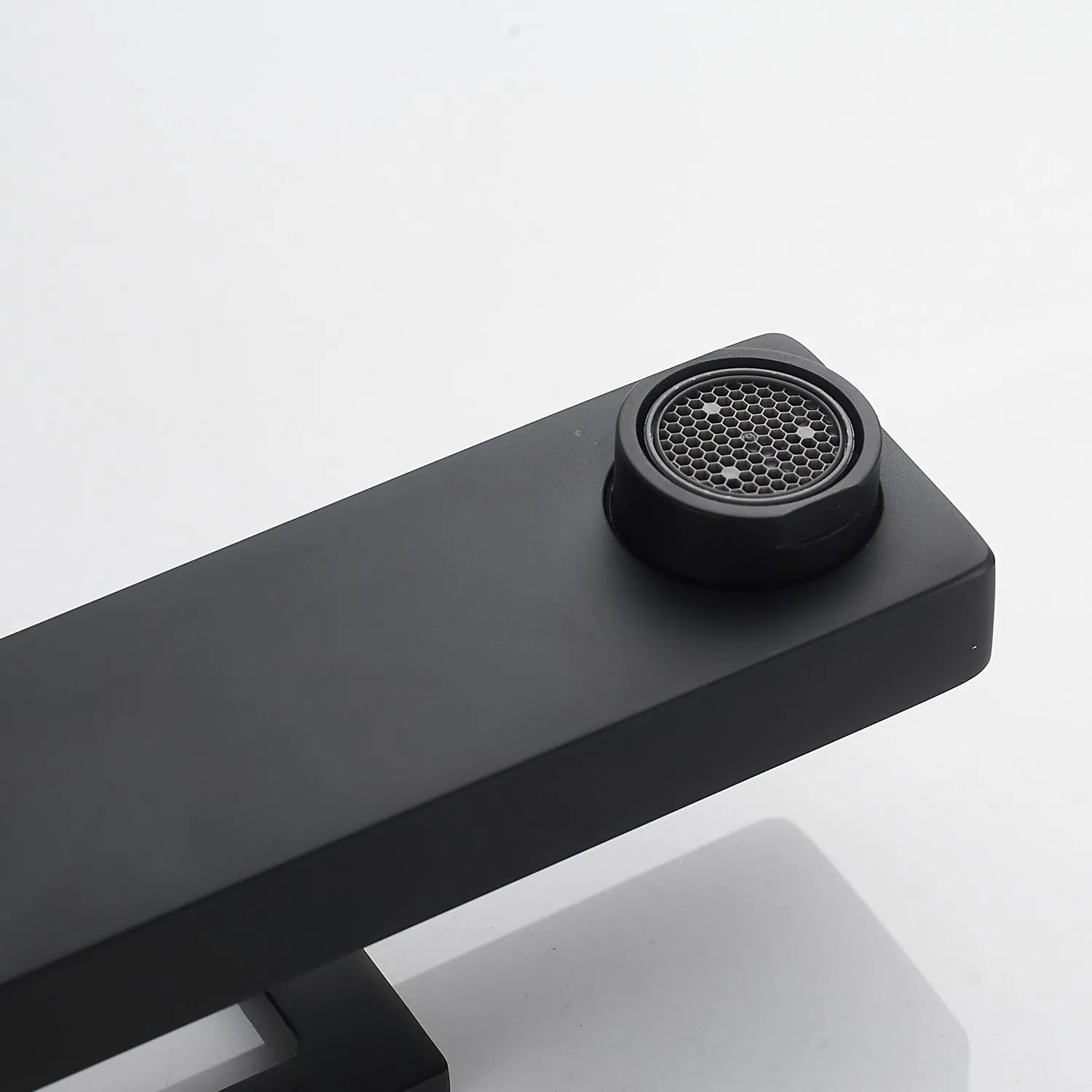 Смеситель для раковины Raffine F0196H, черный