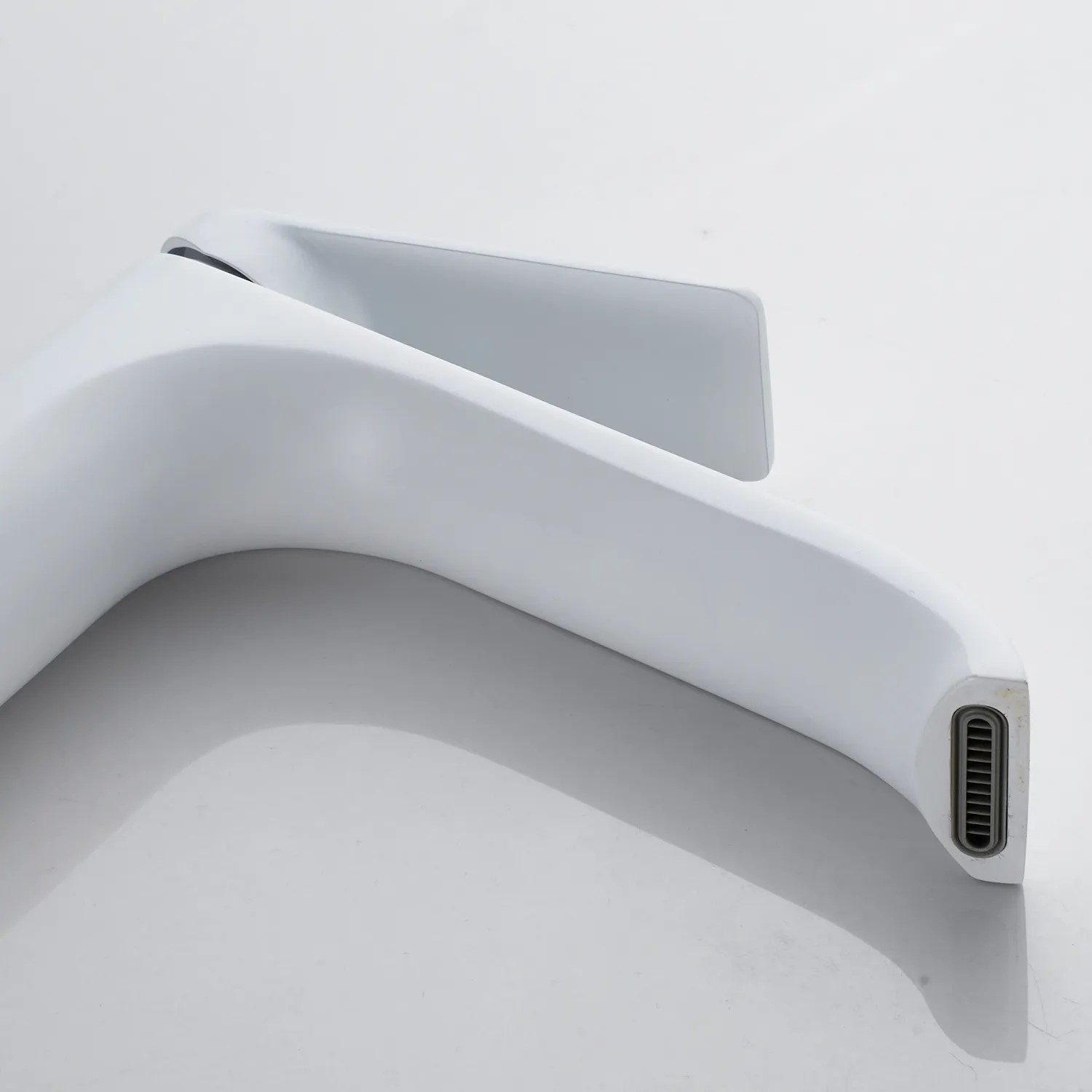 Смеситель для раковины высокий Shevanik S4111C, белый