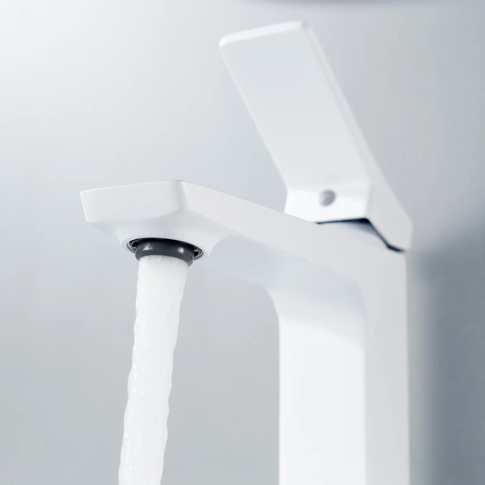 Смеситель для раковины Shevanik S4401C, белый