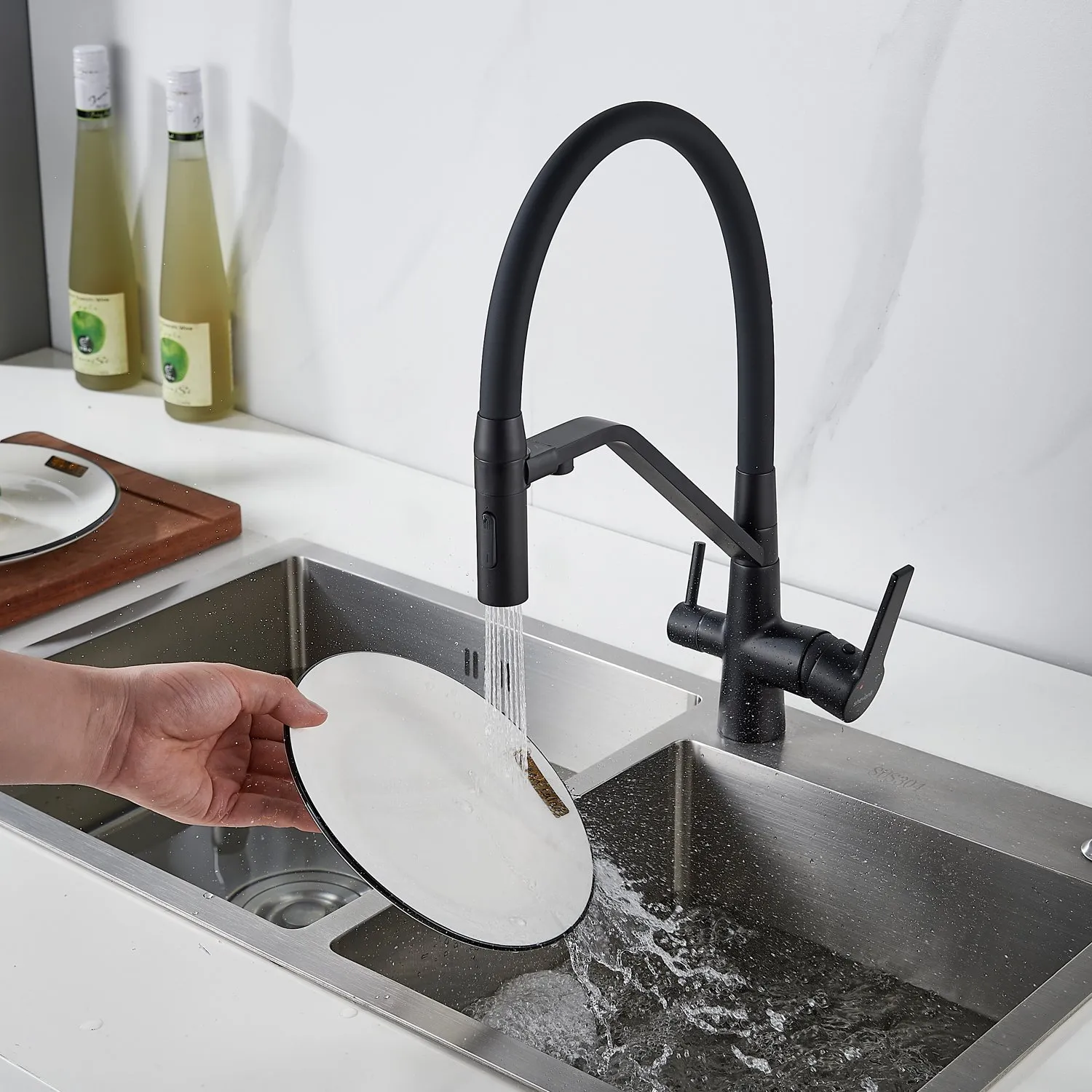 Смеситель для кухни с гибким изливом и подключением фильтра Shevanik S278H, черный