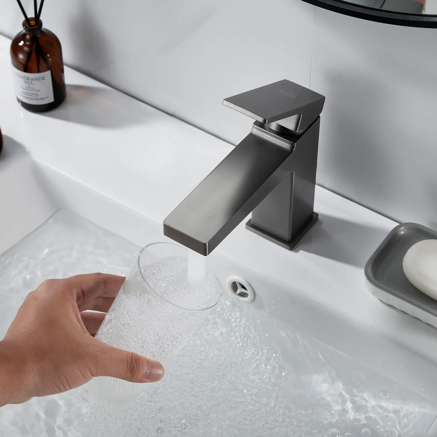 Смеситель для раковины Rose R2801T, оружейная сталь