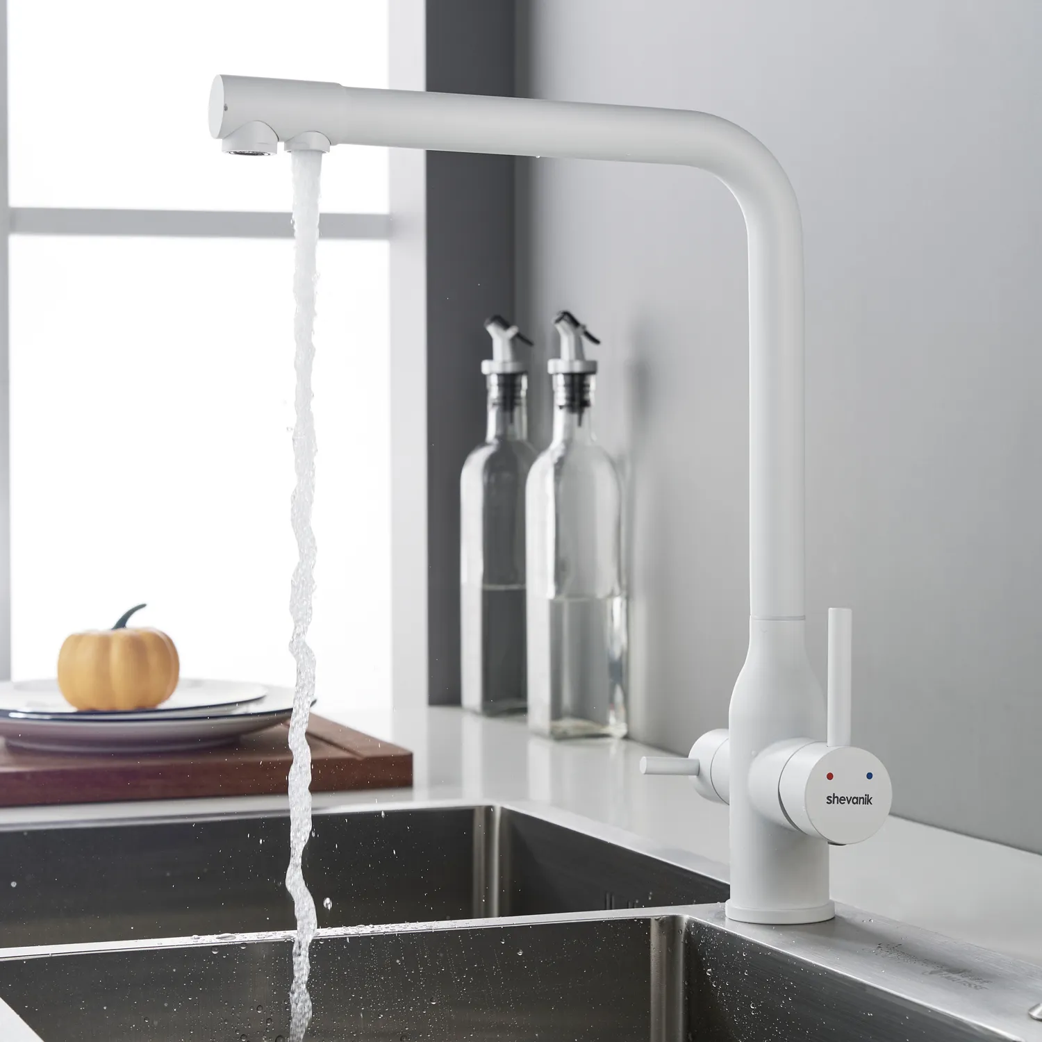 Смеситель для кухни с подключением фильтра Shevanik S248C, белый