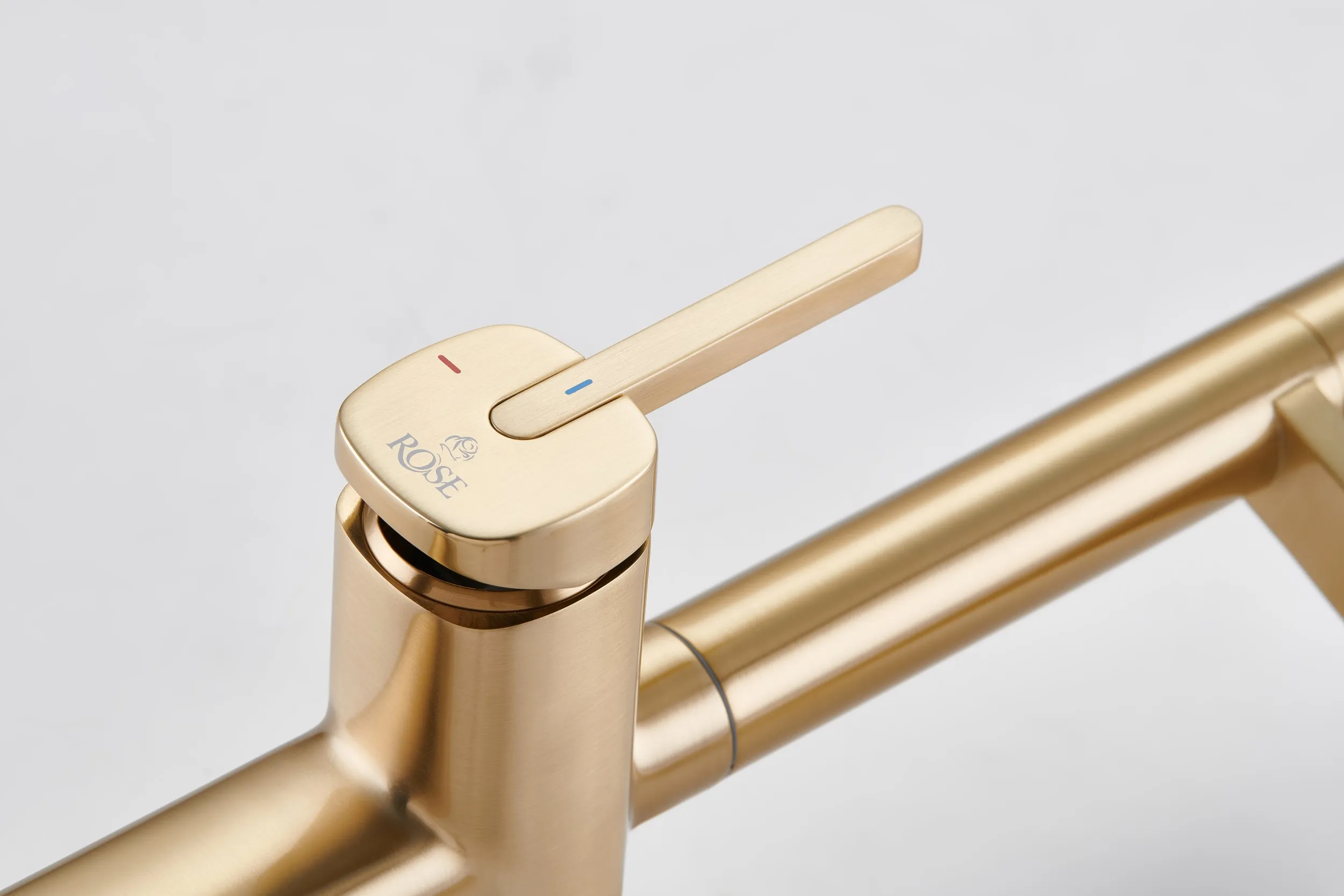 Смеситель для кухни с подключением фильтра для воды Rose R358G, золотой сатин