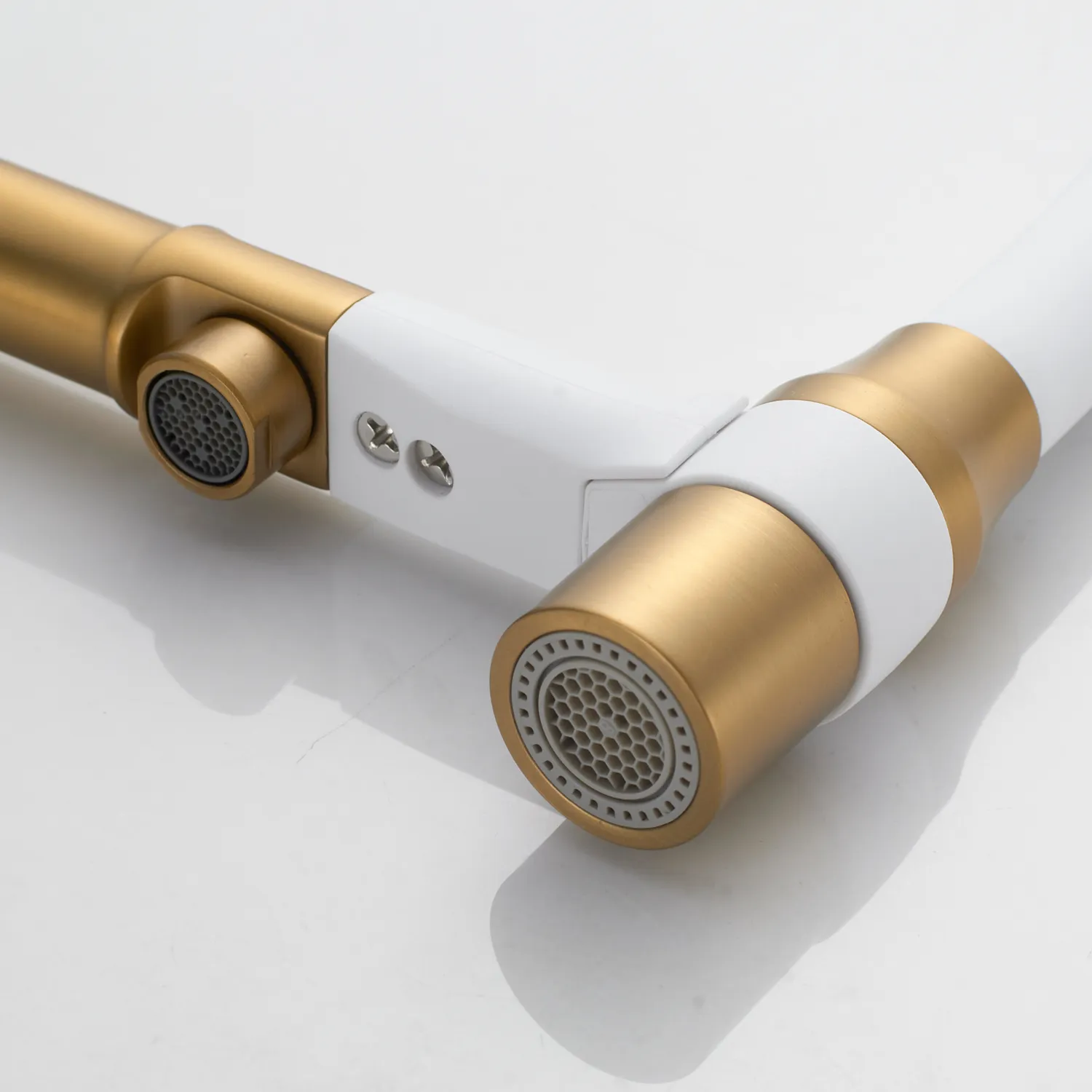 Смеситель для кухни с гибким изливом и подключением фильтра Shevanik S378G, золотой сатин/белый