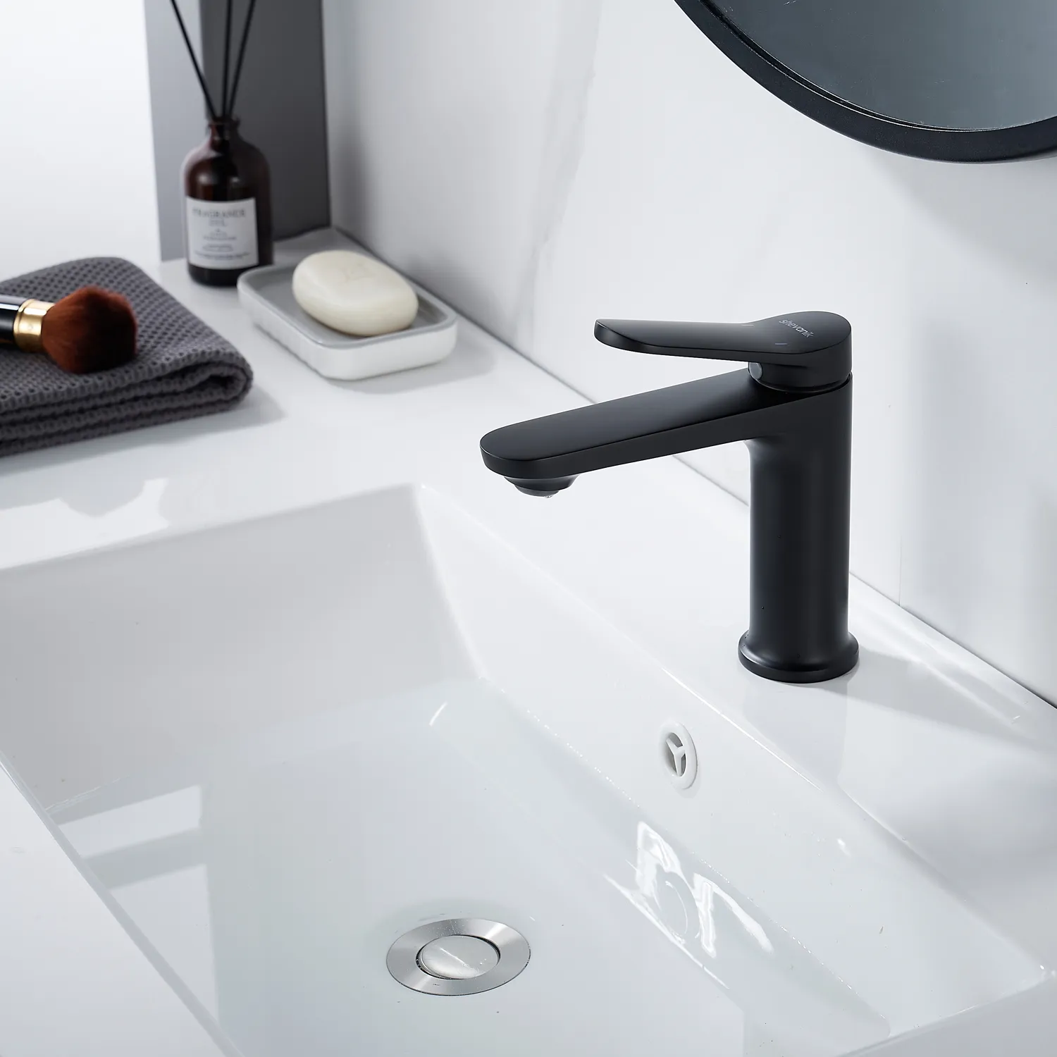 Смеситель для раковины Shevanik S4301H, черный