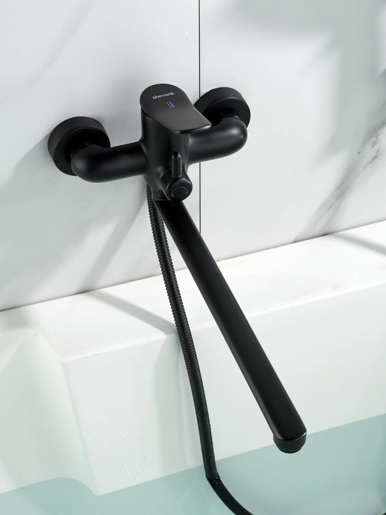 Смеситель для ванны Shevanik S4722H, черный
