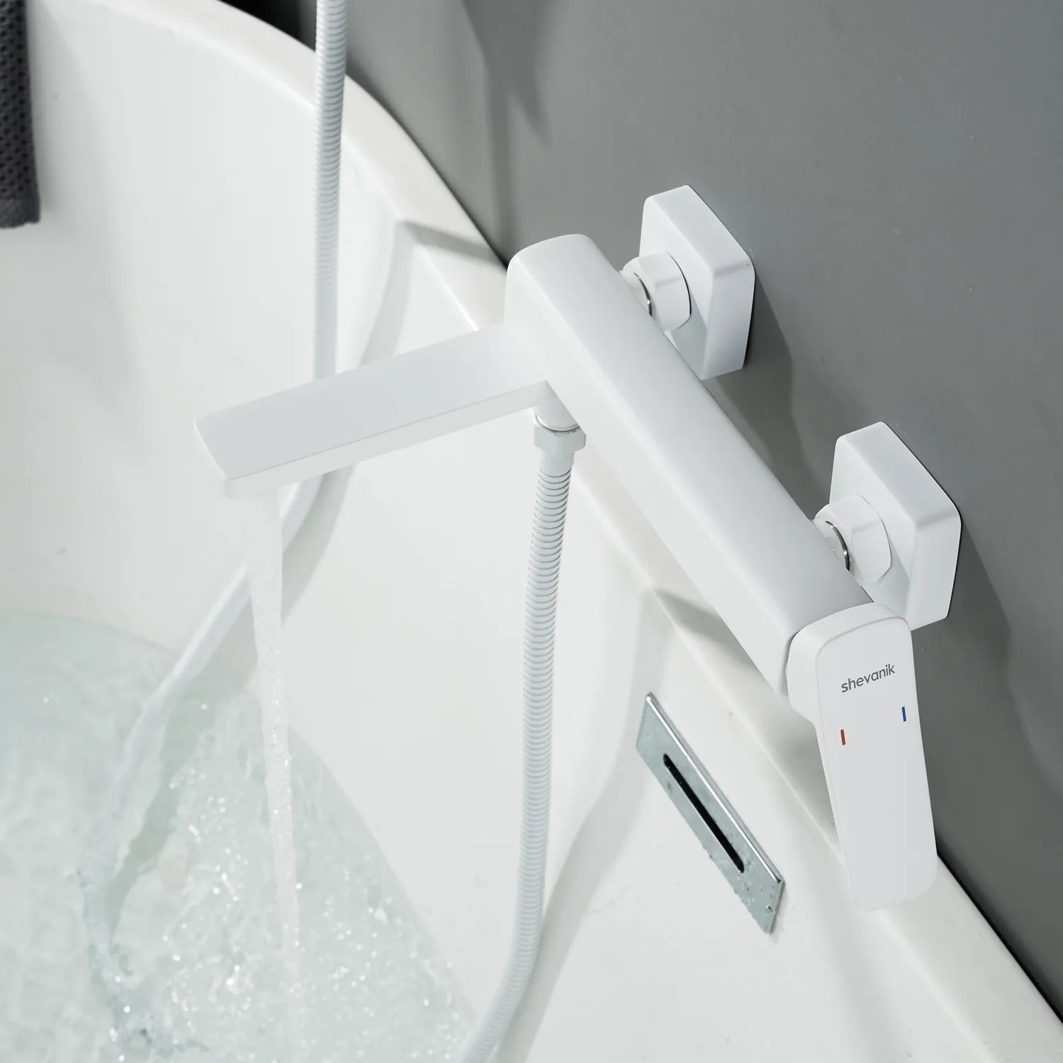 Смеситель для ванны Shevanik S9952C, белый