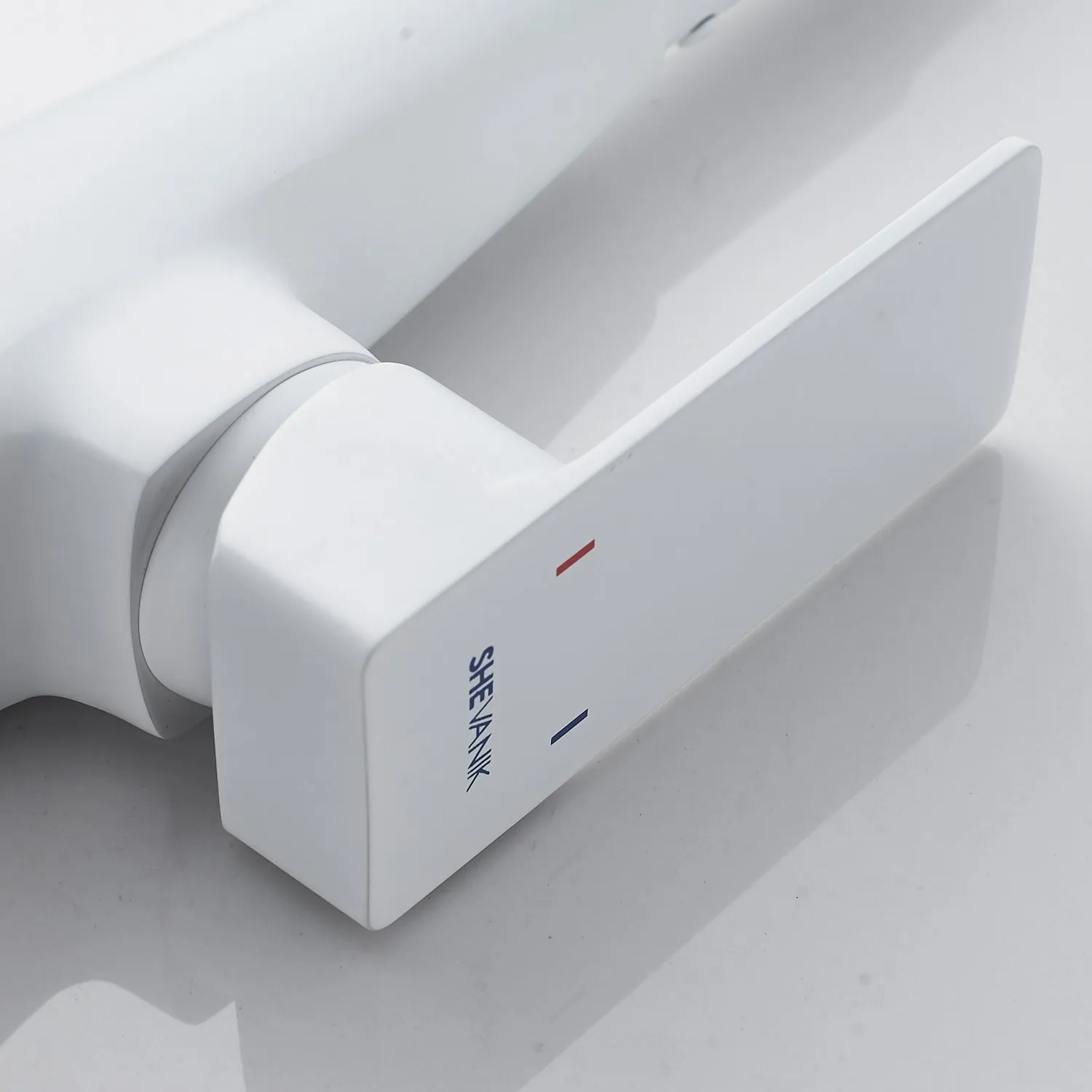 Смеситель для кухни с гибким изливом Shevanik S543C-1, белый