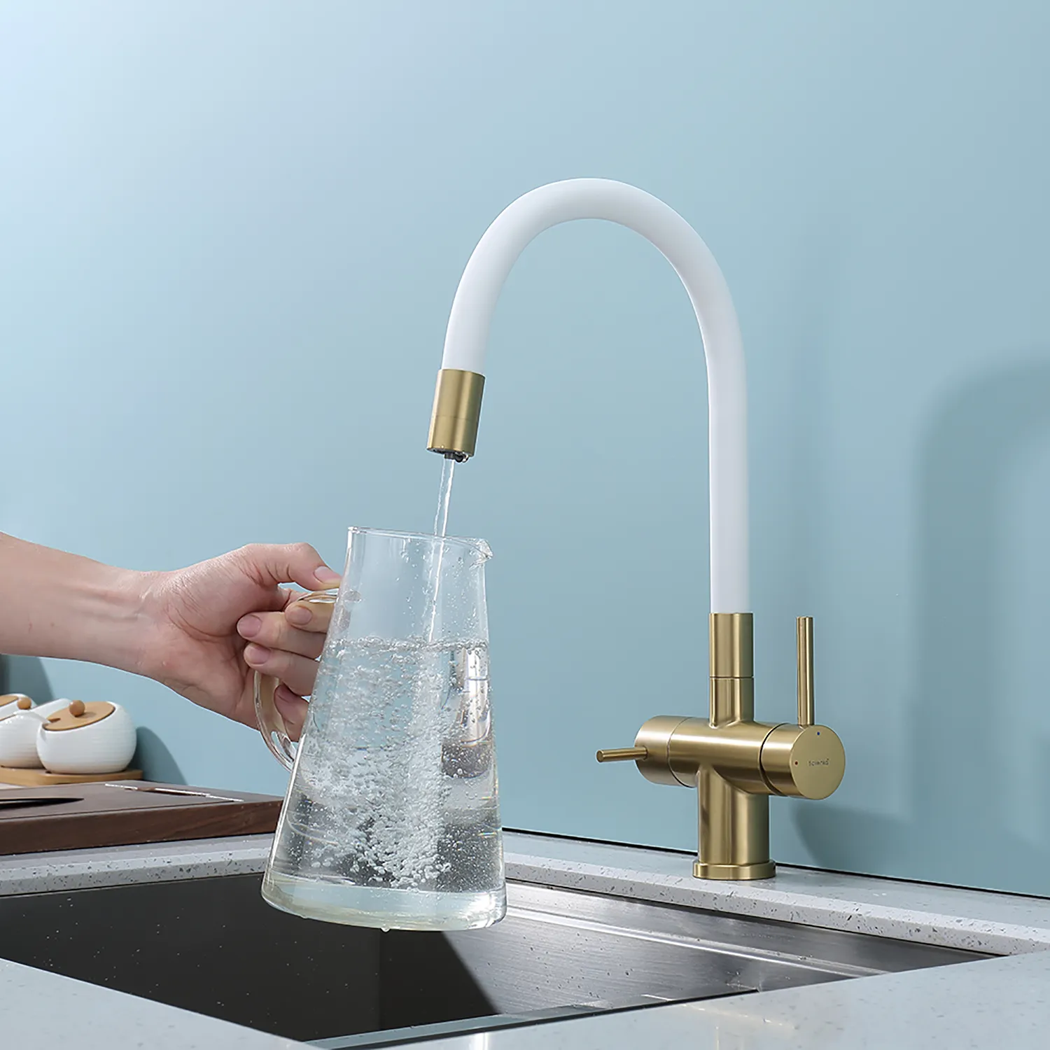 Смеситель Splenka S70.64.03 для кухни с подключением к фильтру гибкий поворотный излив, сатин золото
