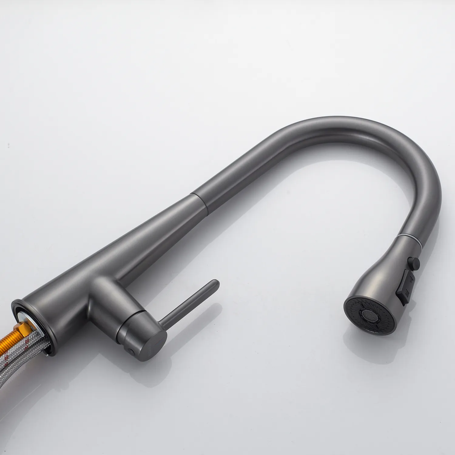 Смеситель для кухни с выдвижным изливом Shevanik S363T, оружейная сталь