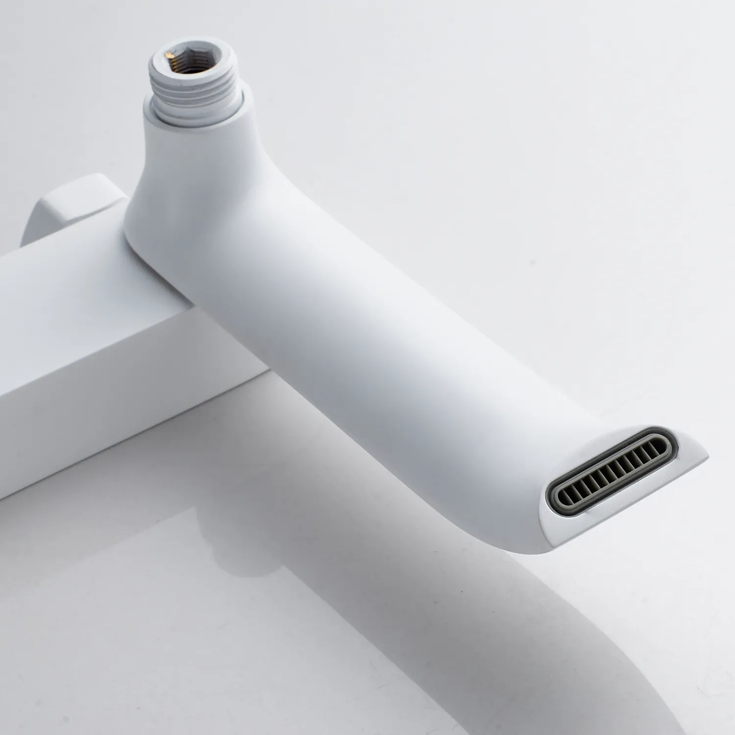 Смеситель для ванны Shevanik S4102C, белый