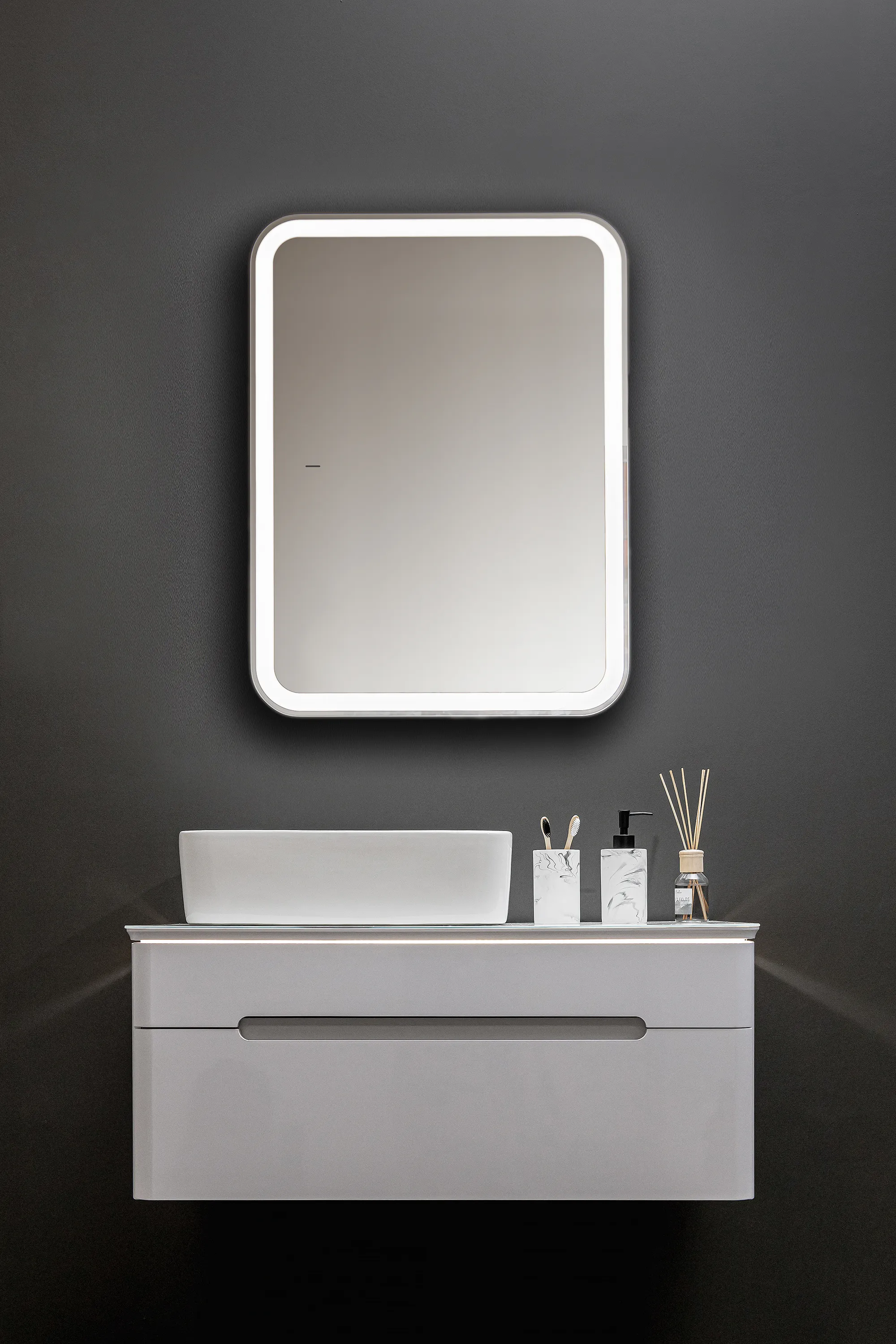 Зеркало-шкаф SILVER MIRRORS 600х800 бесконтактный сенсор Фиджи Flip 60 ИК (LED-00002657)